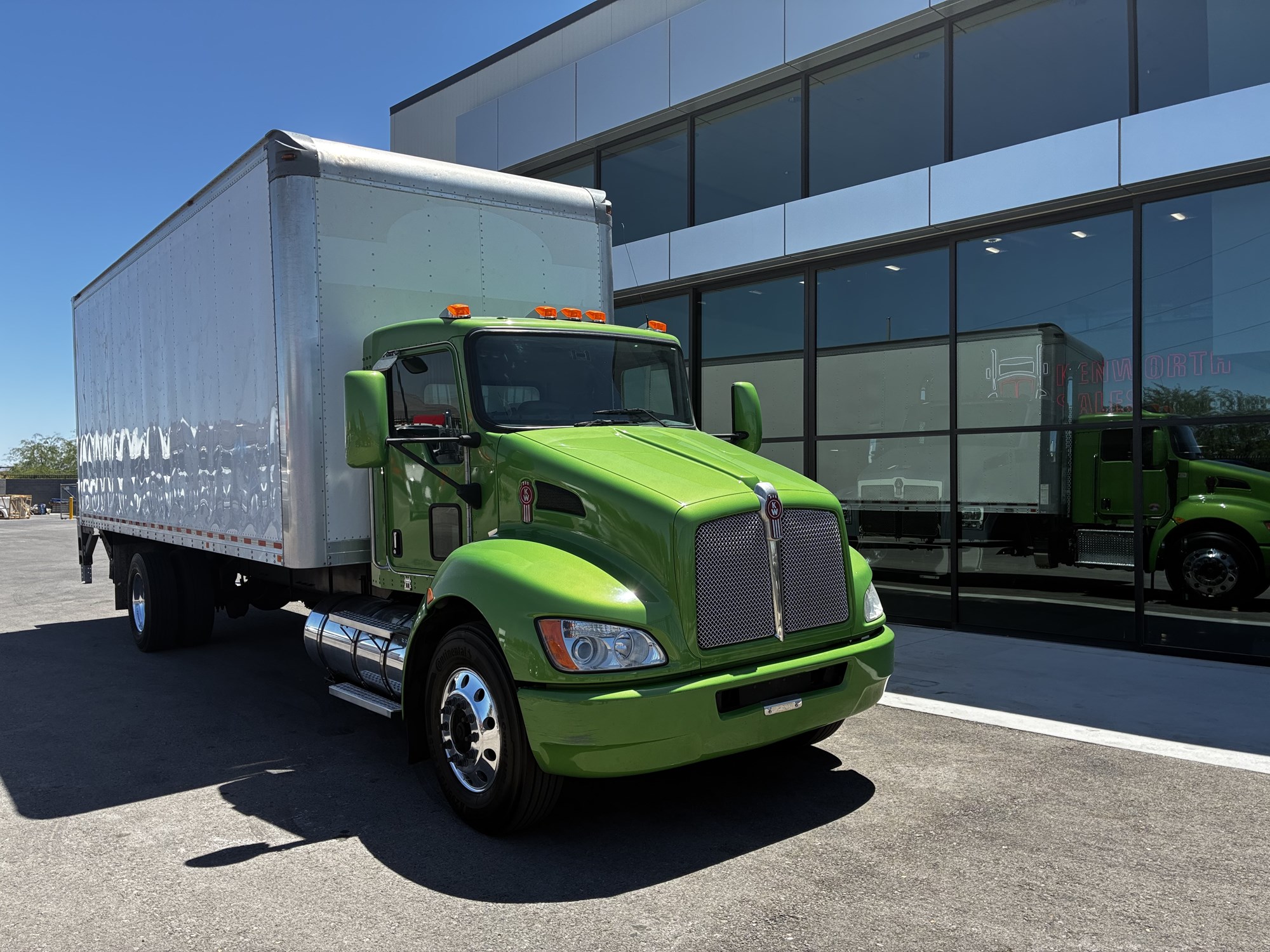 2020 Kenworth T270 2020 Kenworth T270 - image 1 of 6