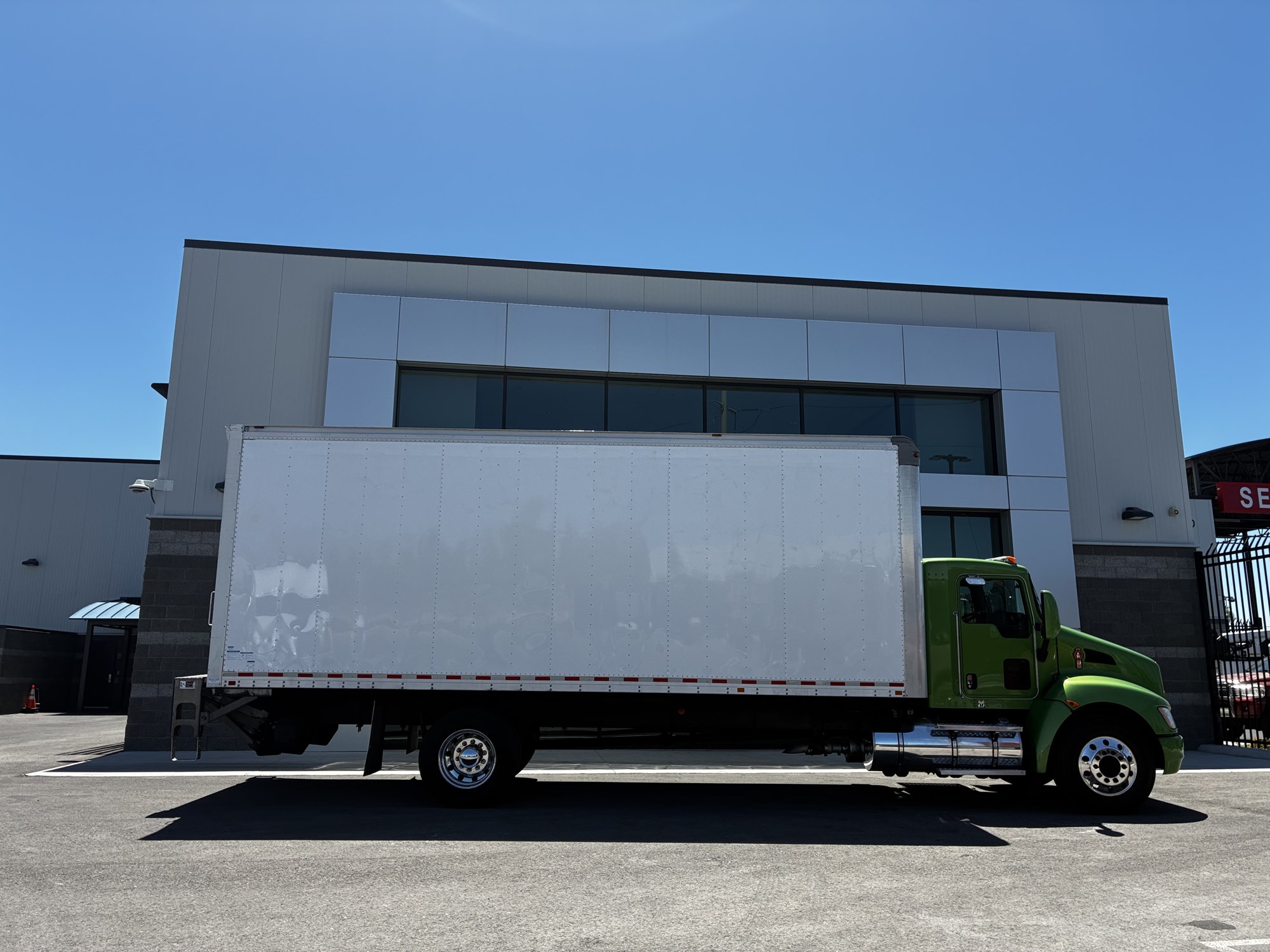 2020 Kenworth T270 2020 Kenworth T270 - image 2 of 6