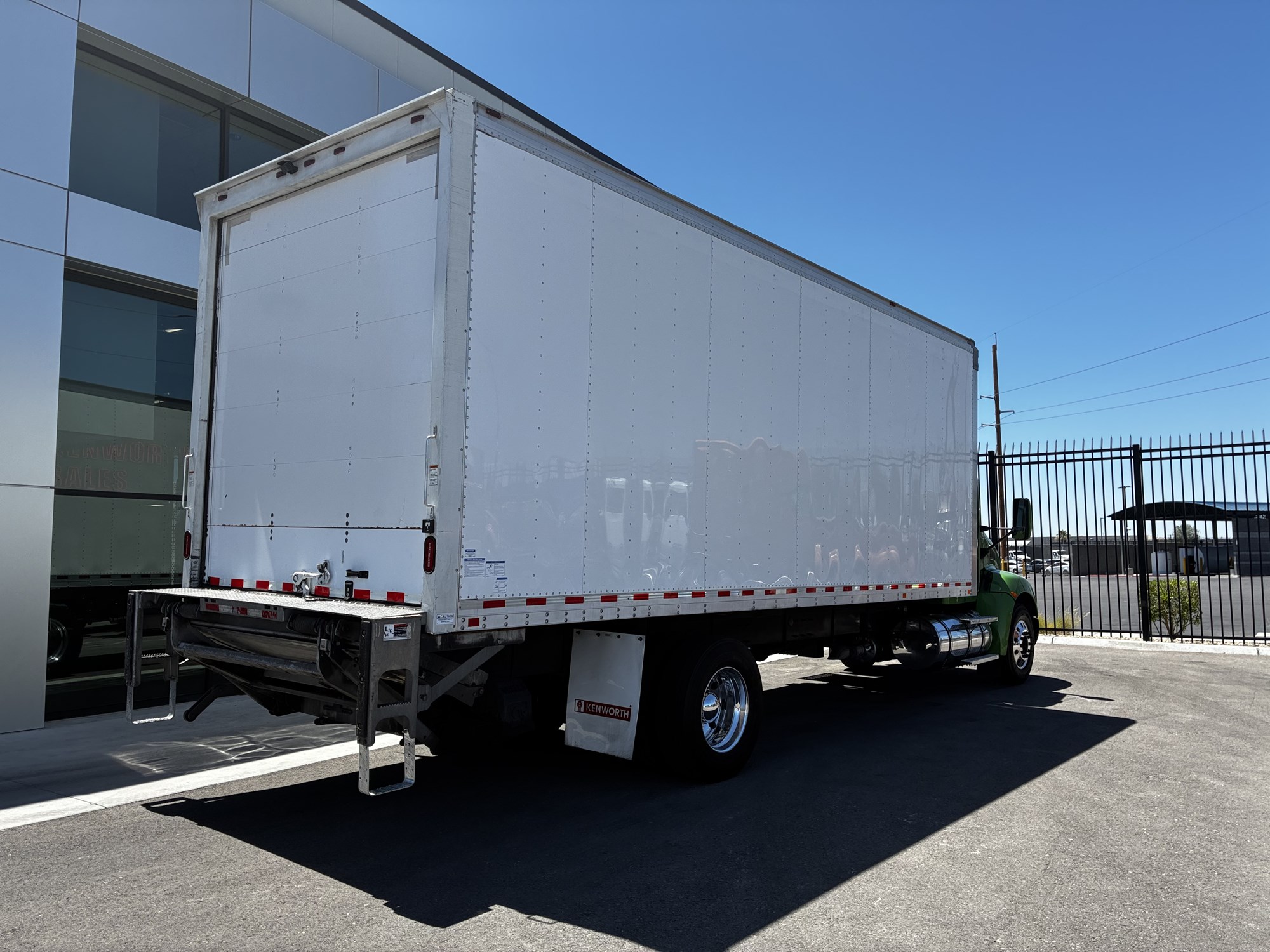 2020 Kenworth T270 2020 Kenworth T270 - image 3 of 6