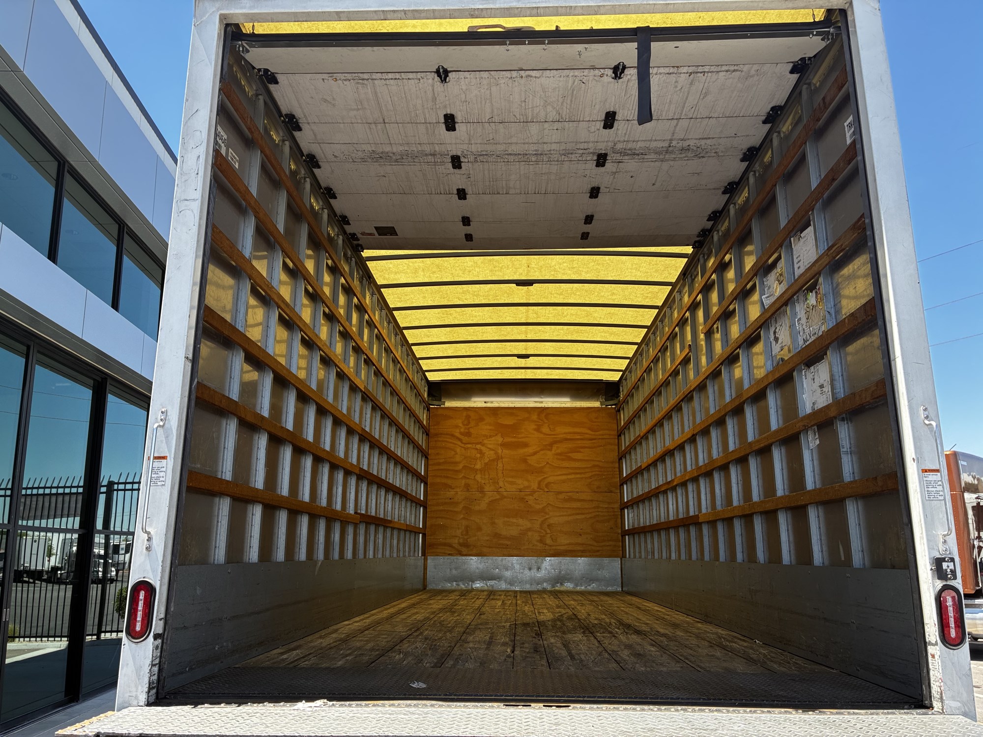 2020 Kenworth T270 2020 Kenworth T270 - image 5 of 6