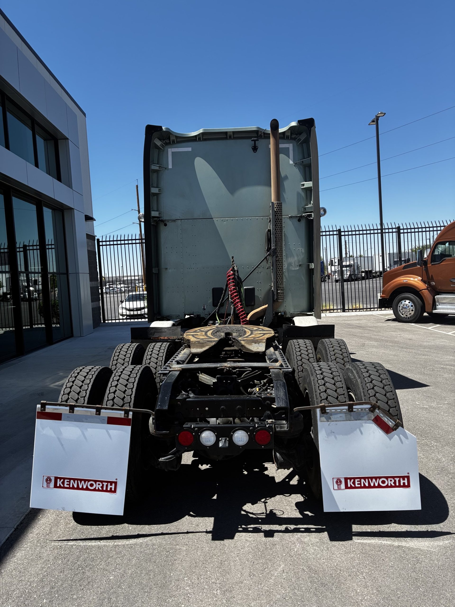 2021 Kenworth T680 - image 5 of 6