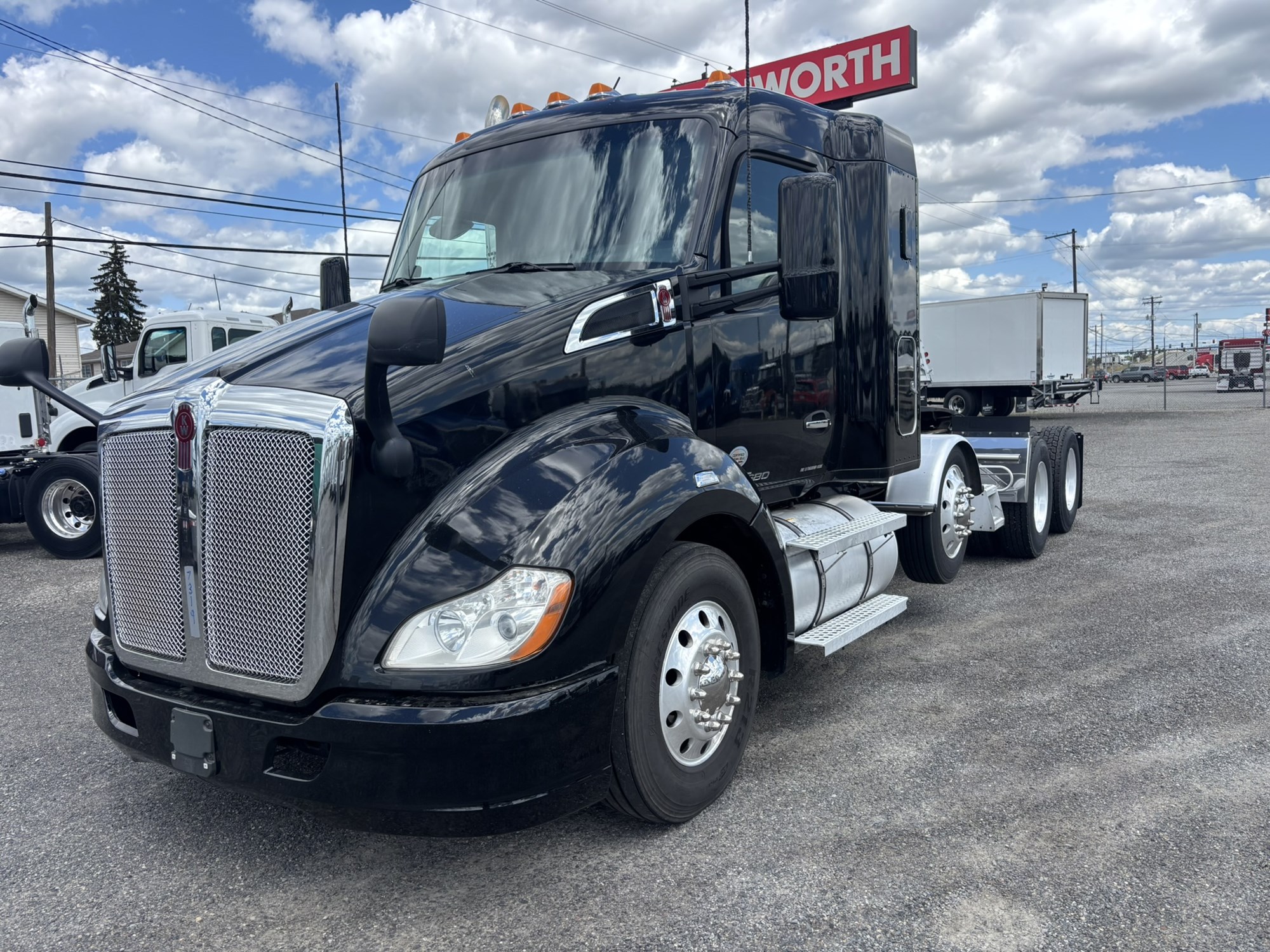 2021 Kenworth T680 - image 1 of 6