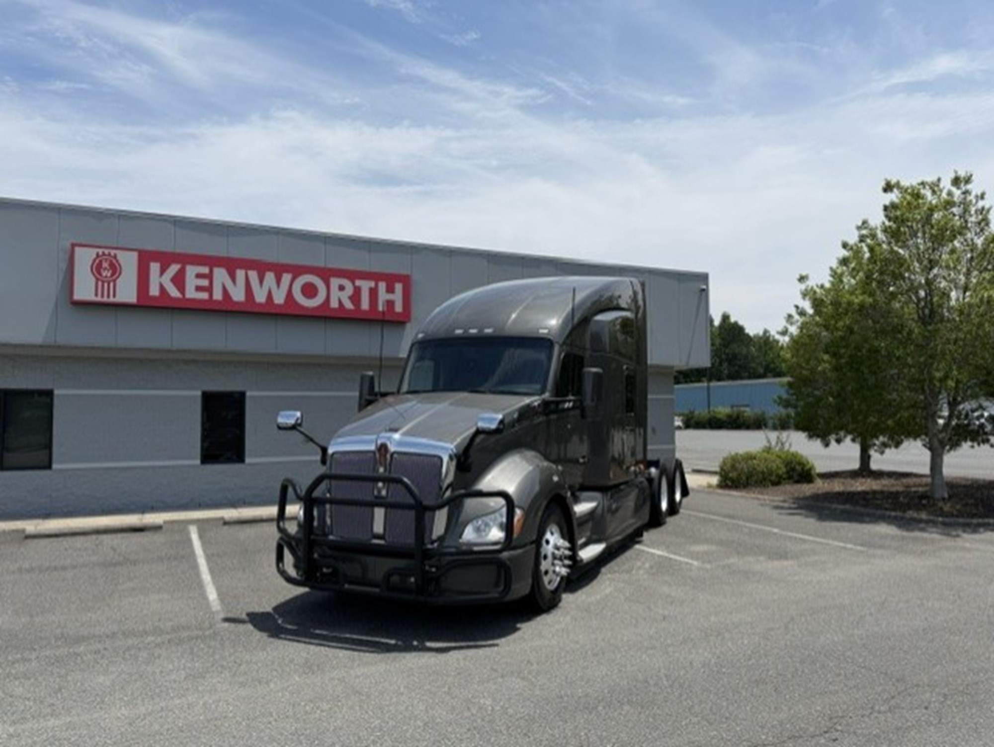 2021 Kenworth T680 - image 1 of 6