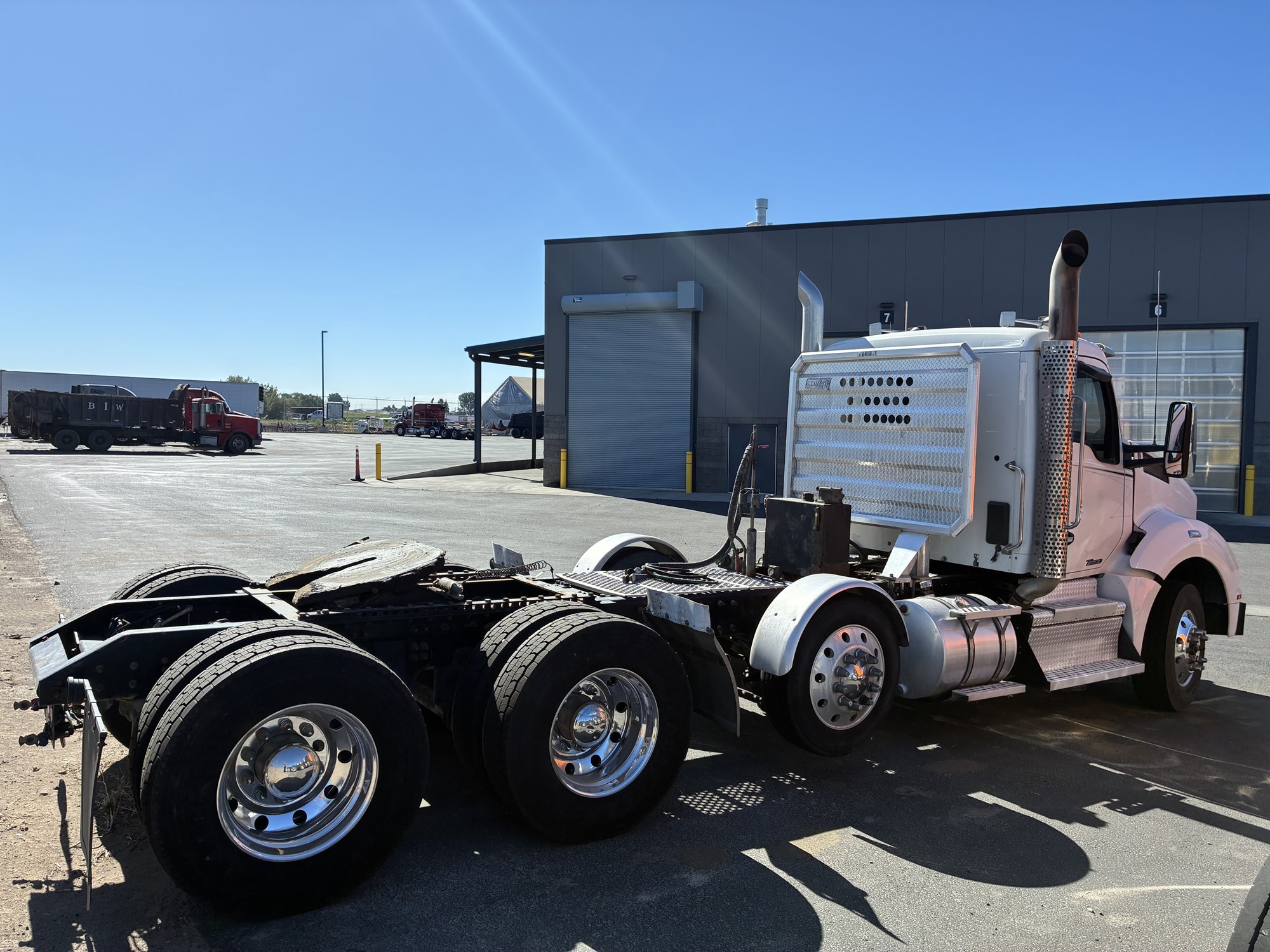 2021 Kenworth T880 2021 Kenworth T880 - image 4 of 6