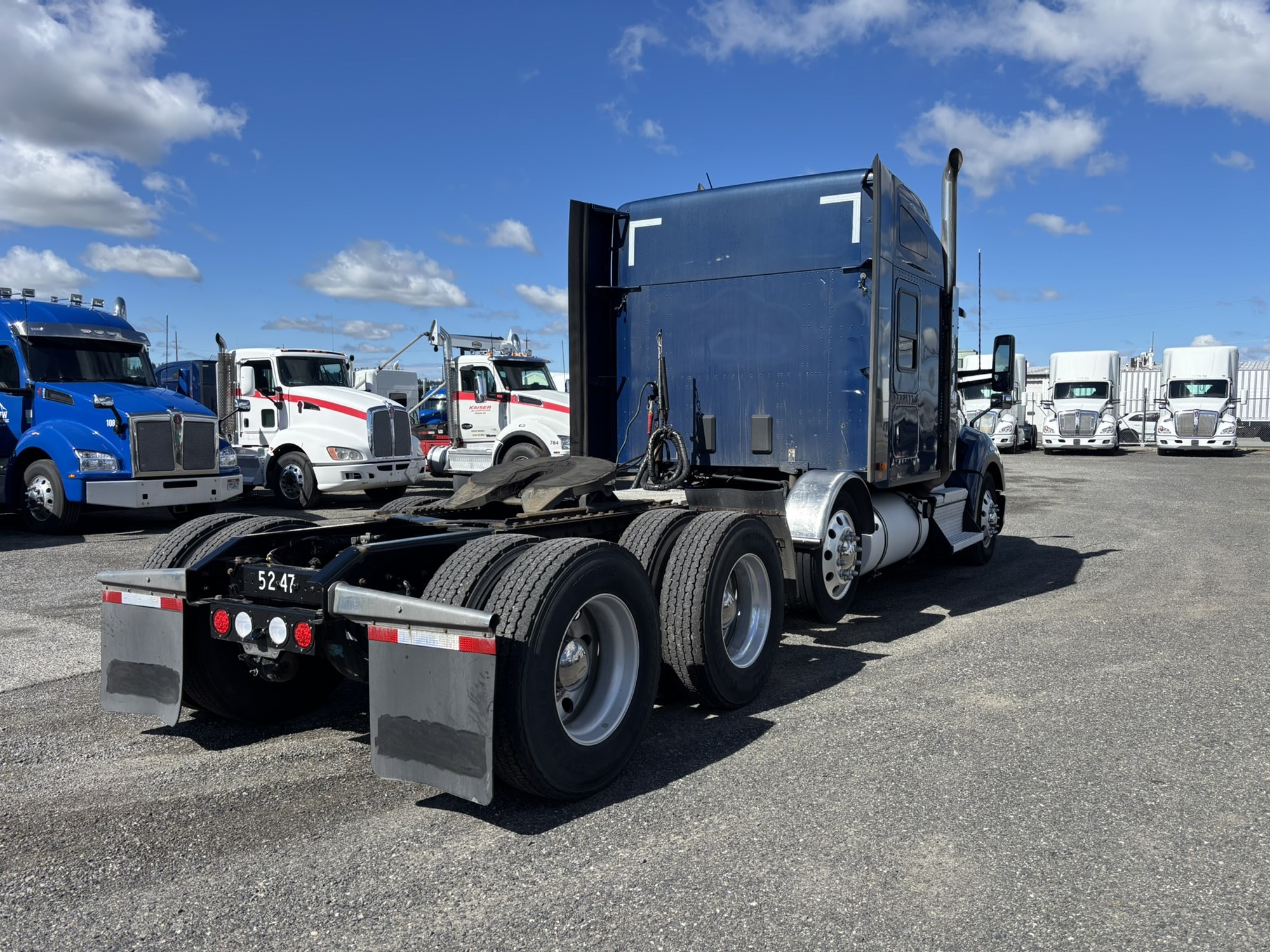 2021 Kenworth T680 - image 3 of 6