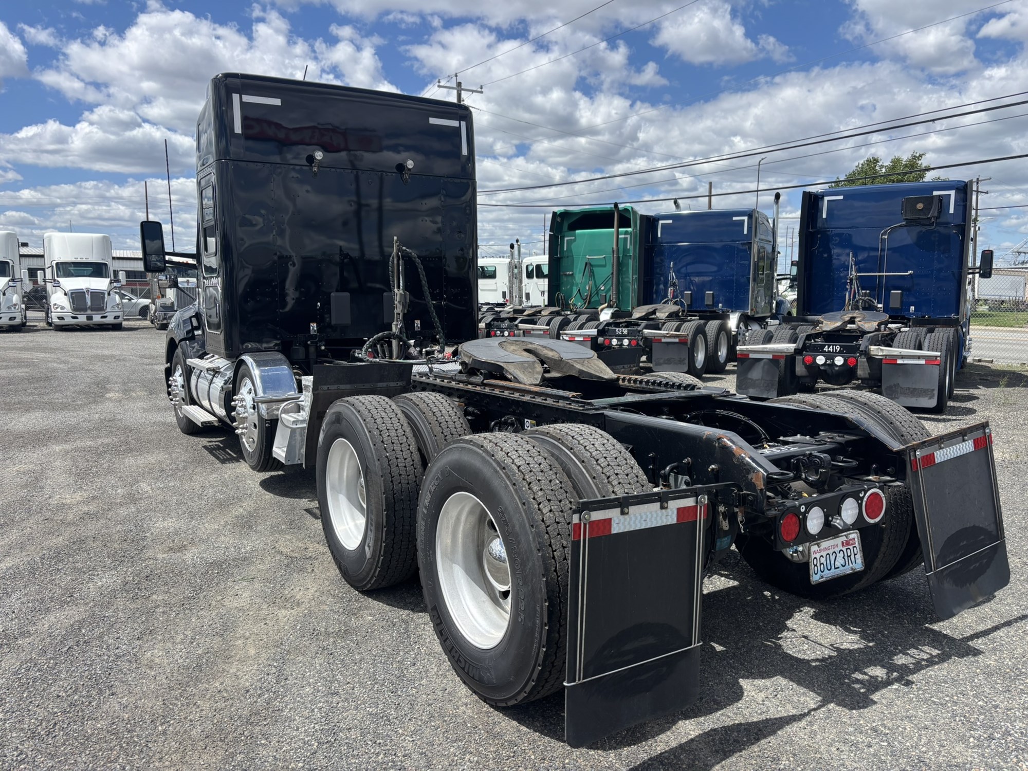2020 Kenworth T680 - image 2 of 6