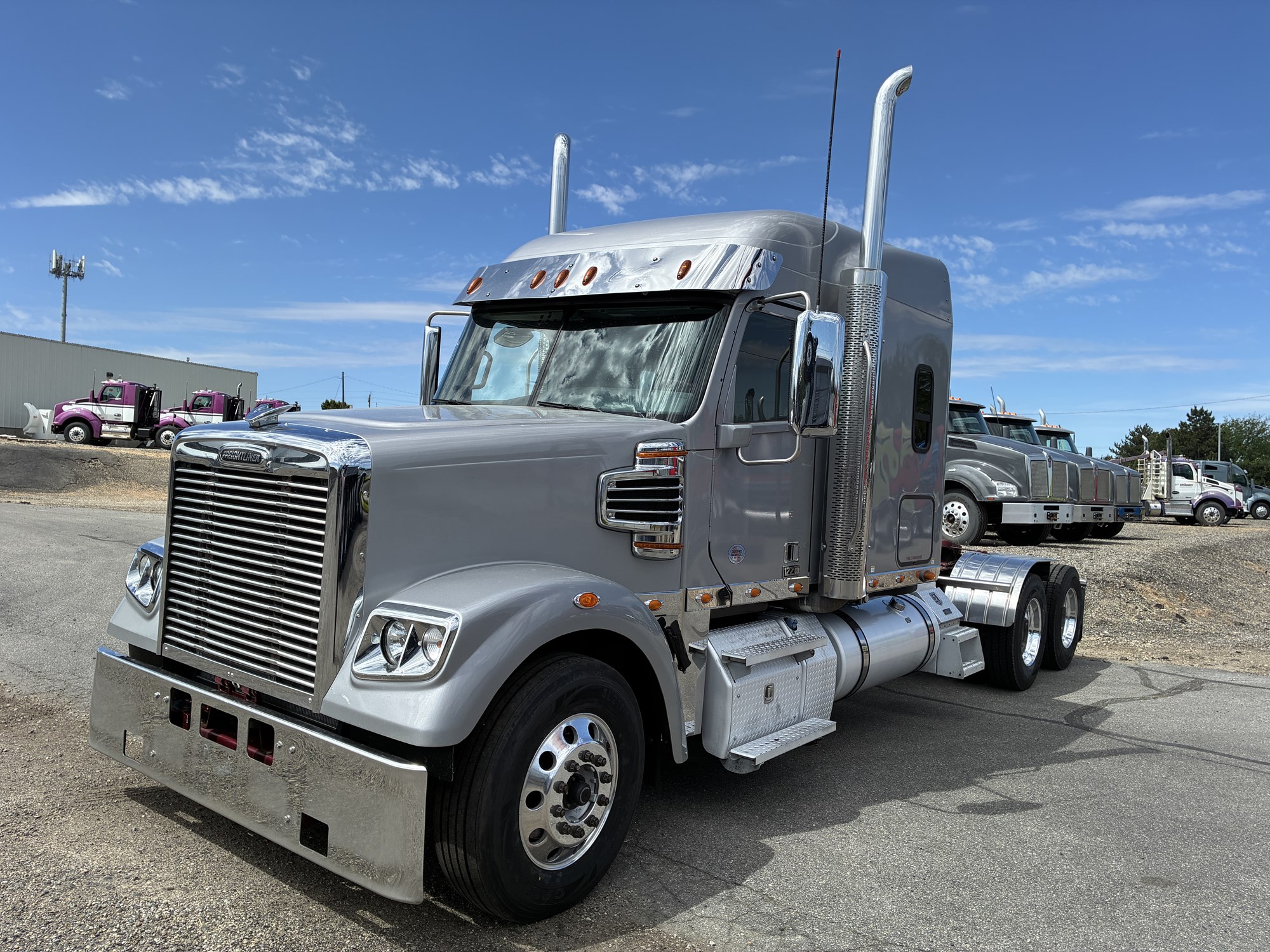 2022 Freightliner 122SD 2022 Freightliner 122SD - image 1 of 1