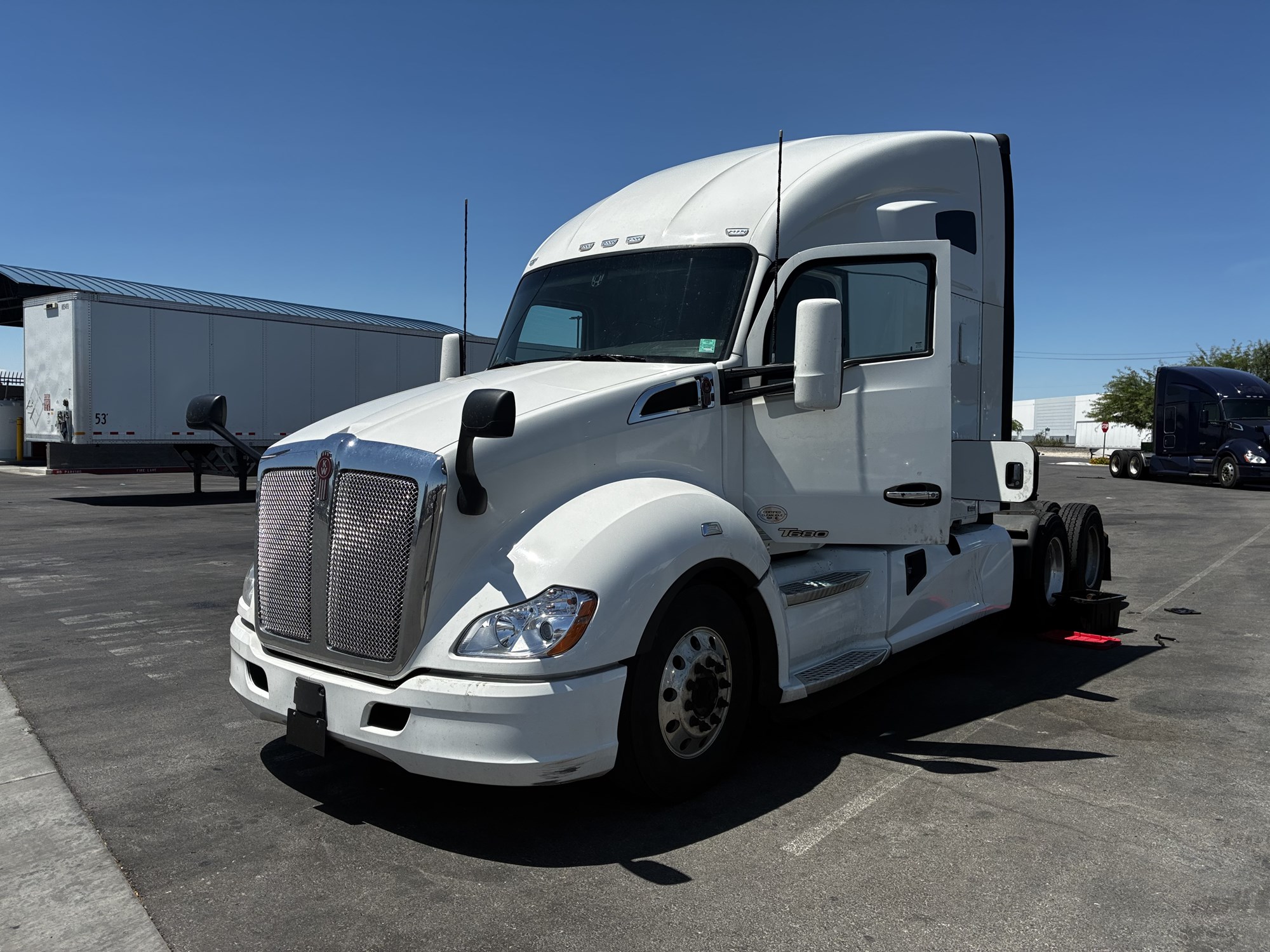2022 Kenworth T680 2022 Kenworth T680 - image 2 of 2