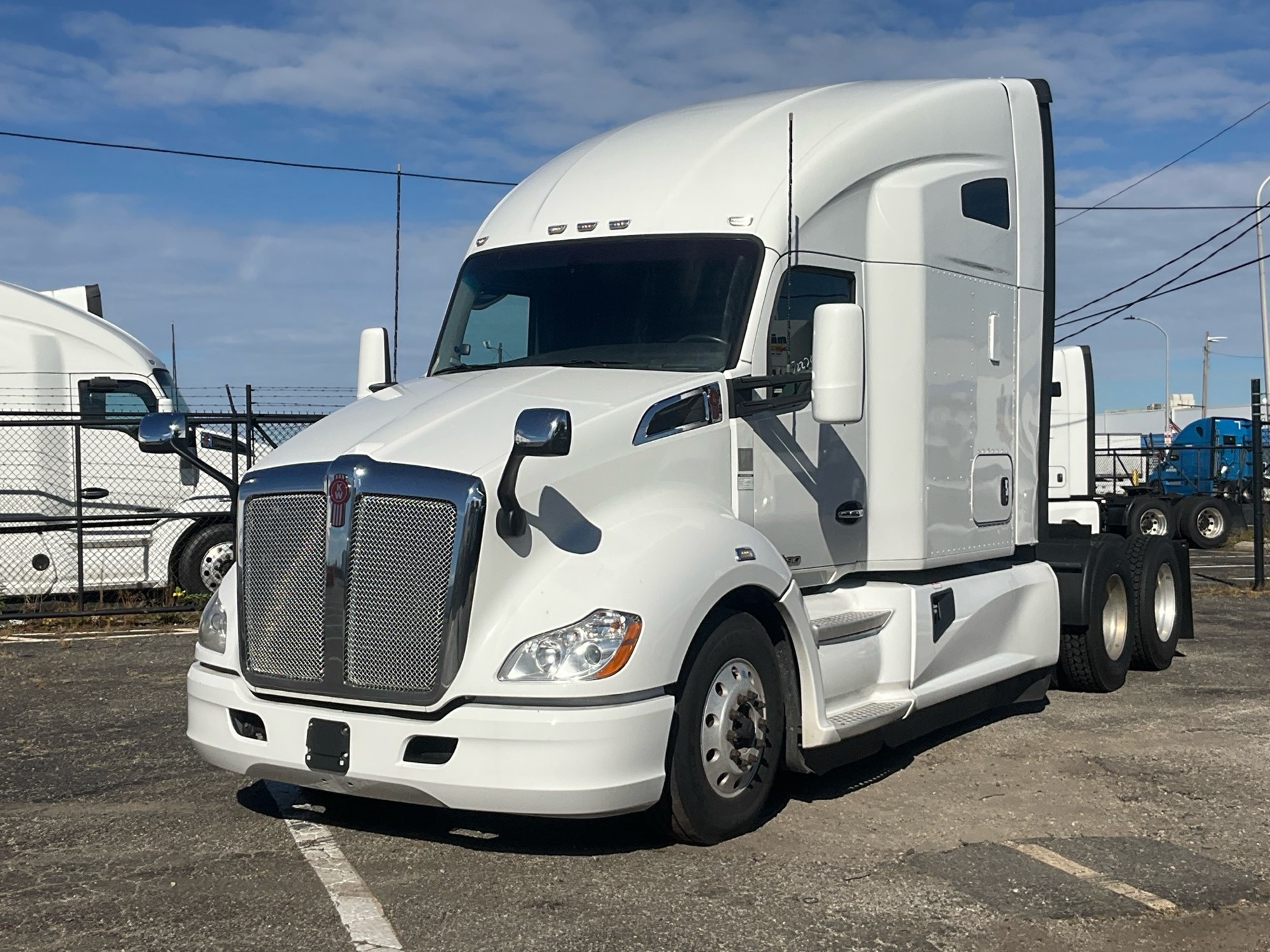2022 Kenworth T680 - image 6 of 6