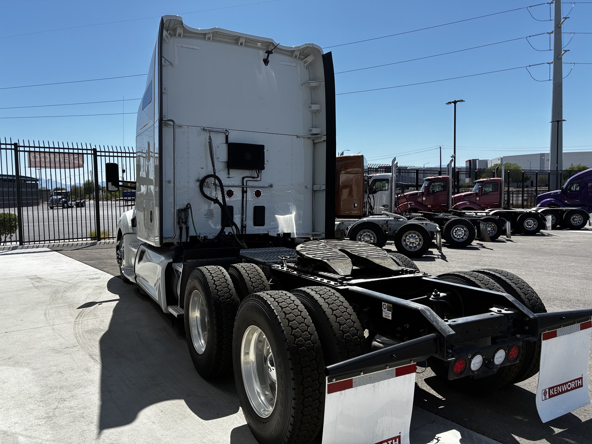 2022 Kenworth T680 2022 Kenworth T680 - image 5 of 6