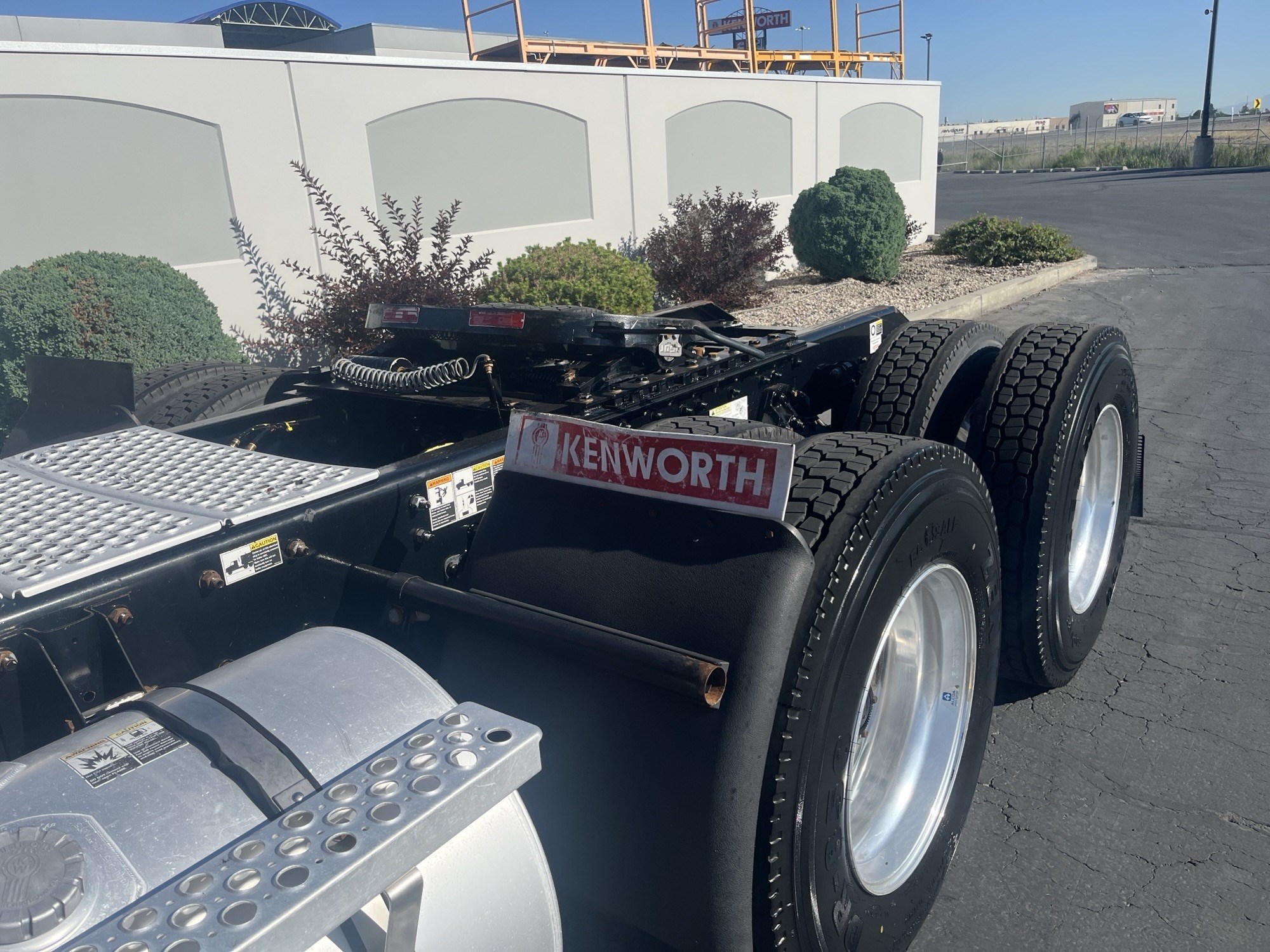 2022 Kenworth T880 - image 5 of 6