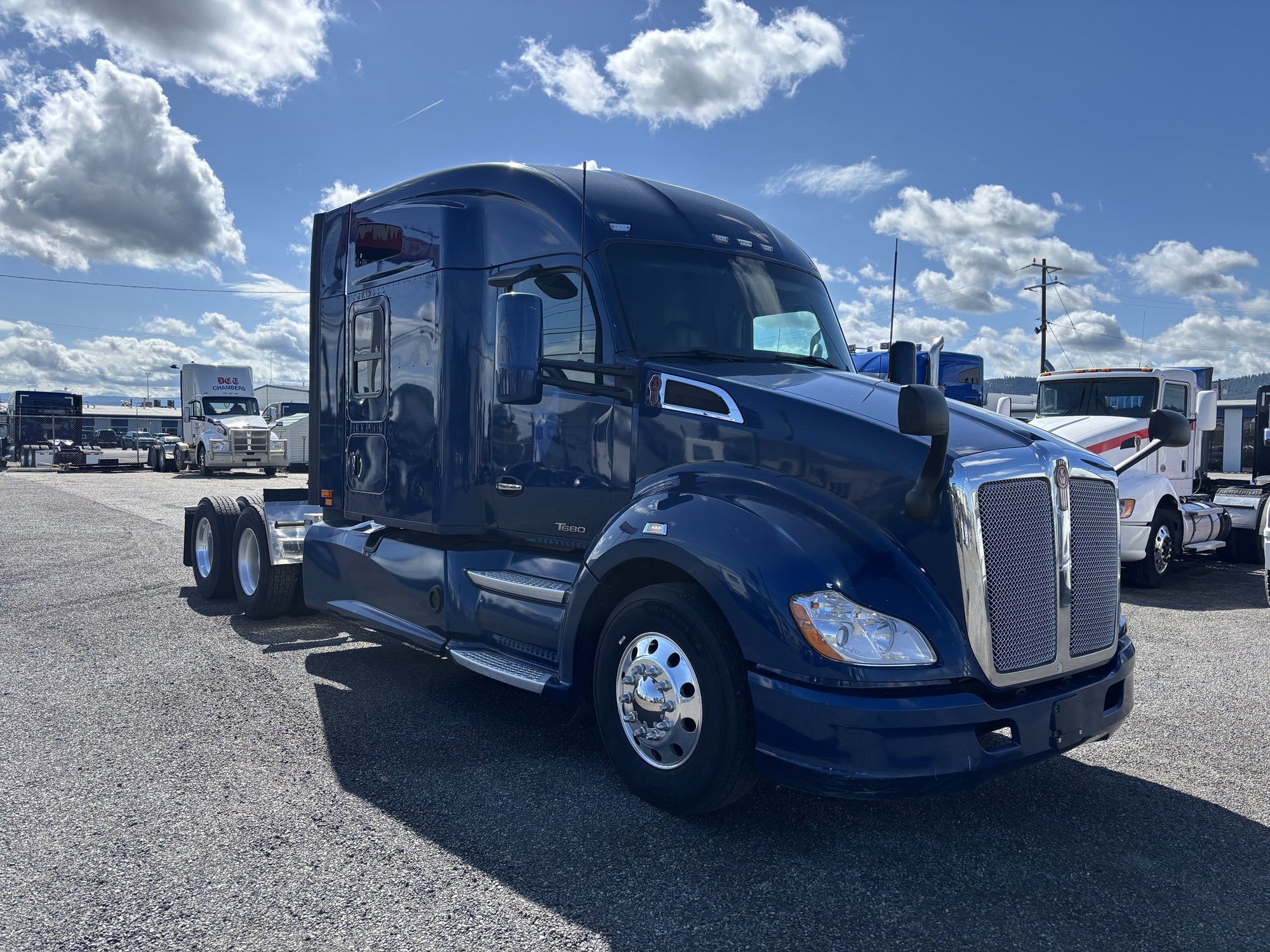 2022 Kenworth T680 2022 Kenworth T680 - image 2 of 6