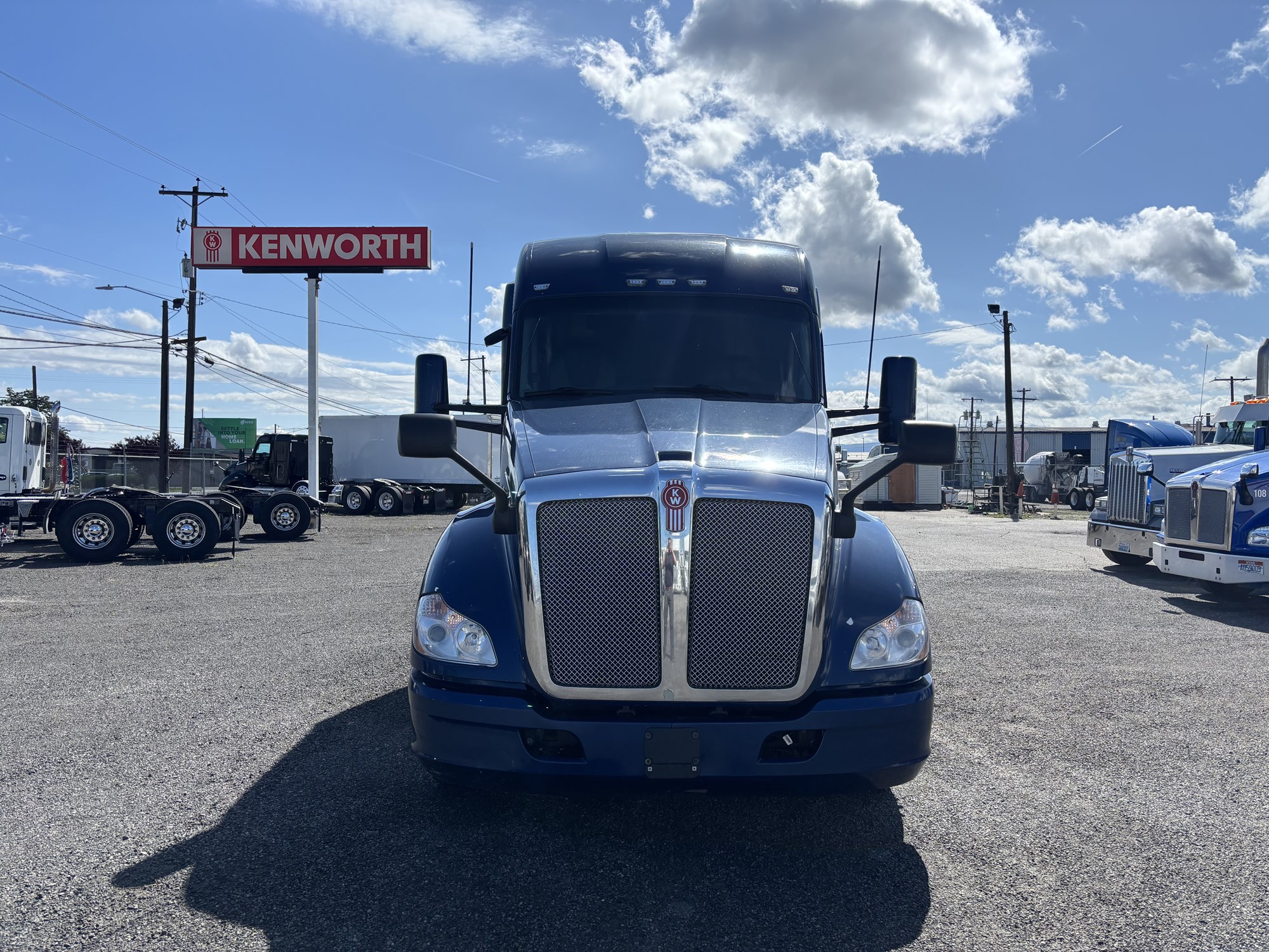 2022 Kenworth T680 2022 Kenworth T680 - image 3 of 6