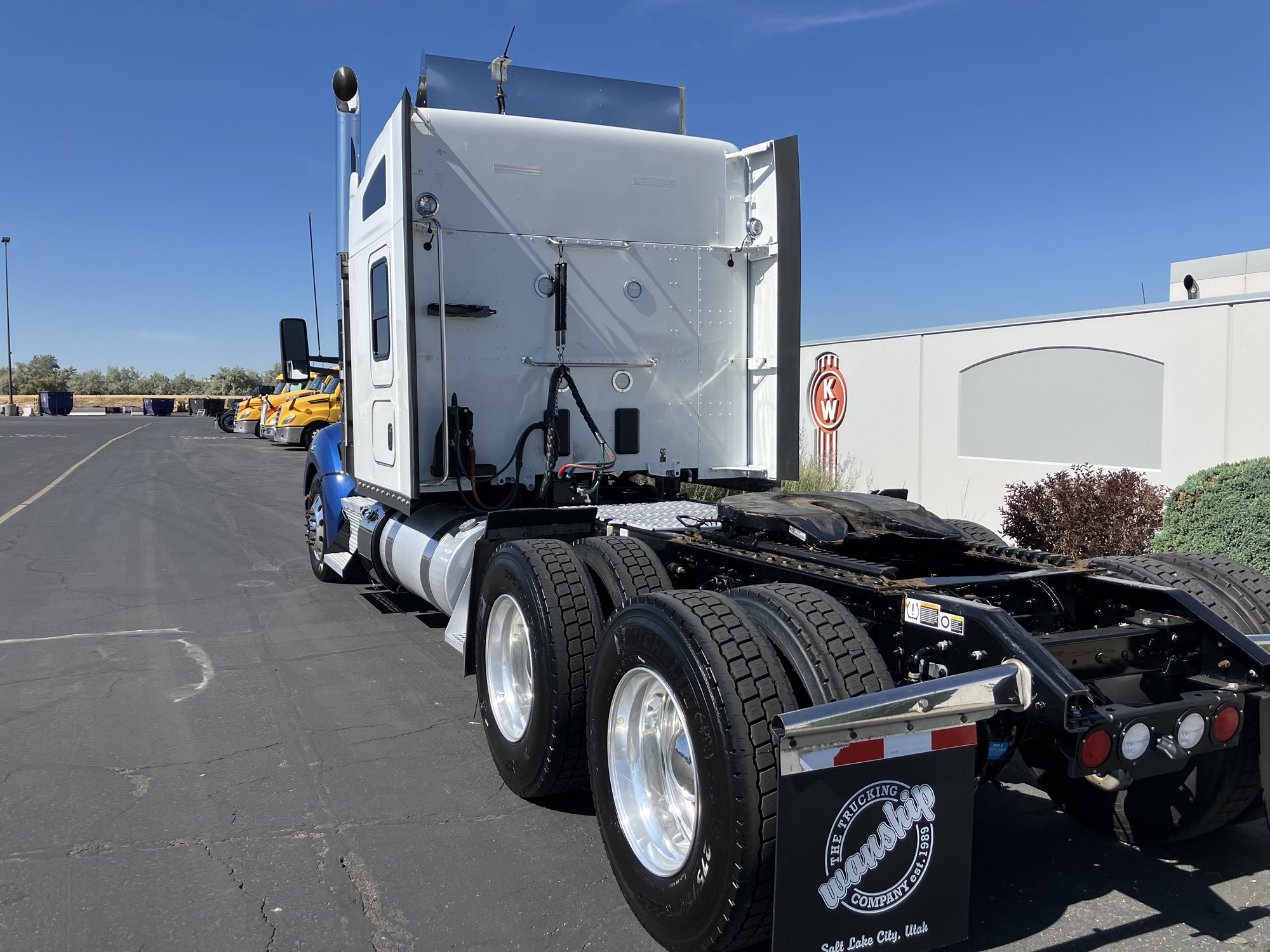 2022 Kenworth T680 2022 Kenworth T680 - image 3 of 6