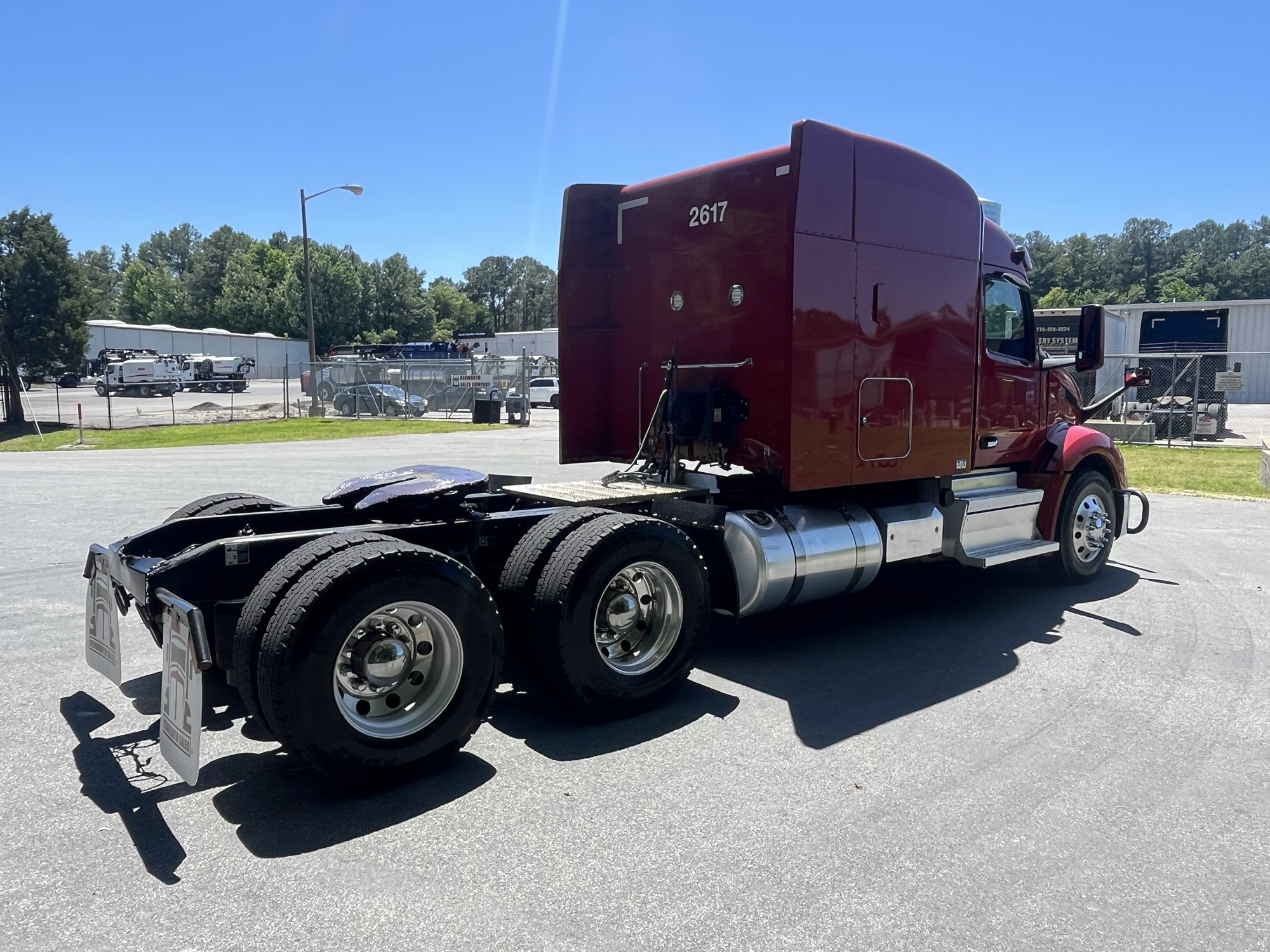 2023 Peterbilt 579 2023 Peterbilt 579 - image 5 of 6