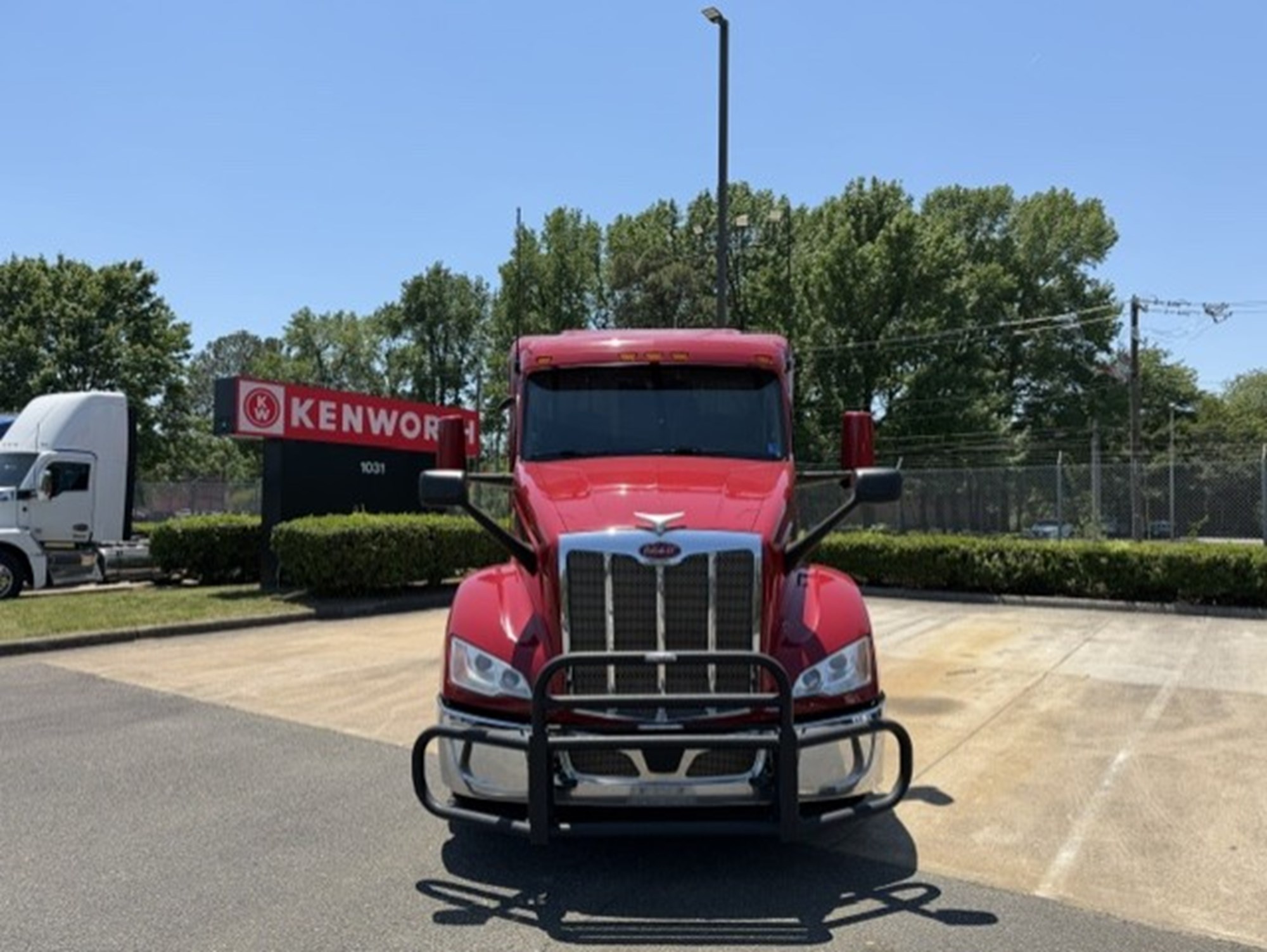 2023 Peterbilt 579 2023 Peterbilt 579 - image 1 of 6