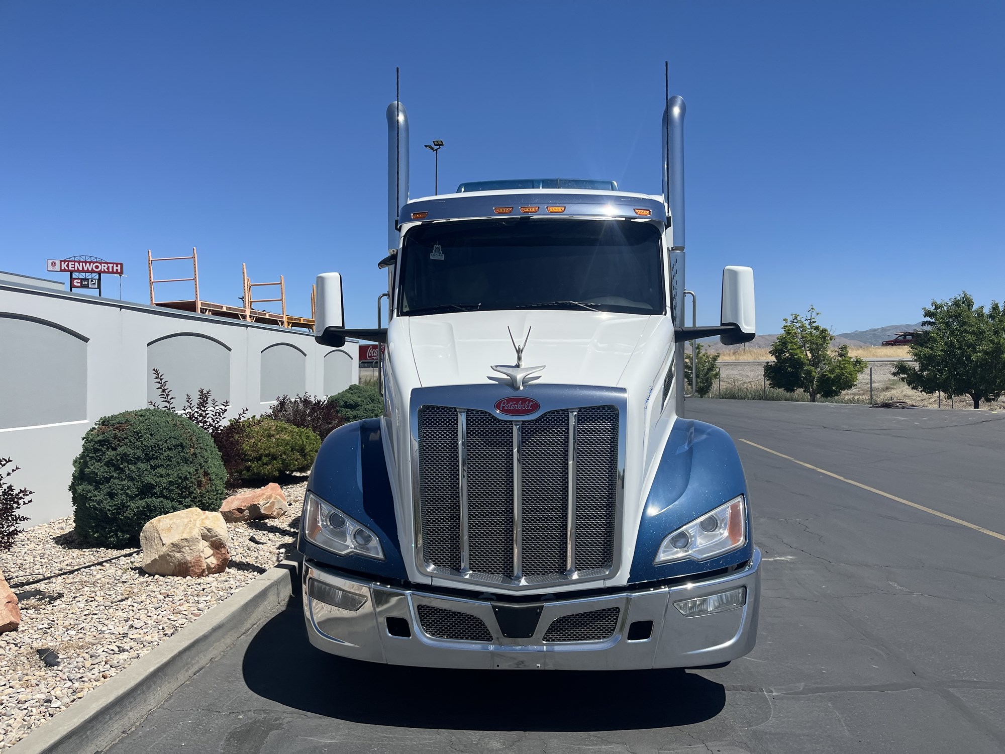 2023 Peterbilt 579 2023 Peterbilt 579 - image 3 of 6