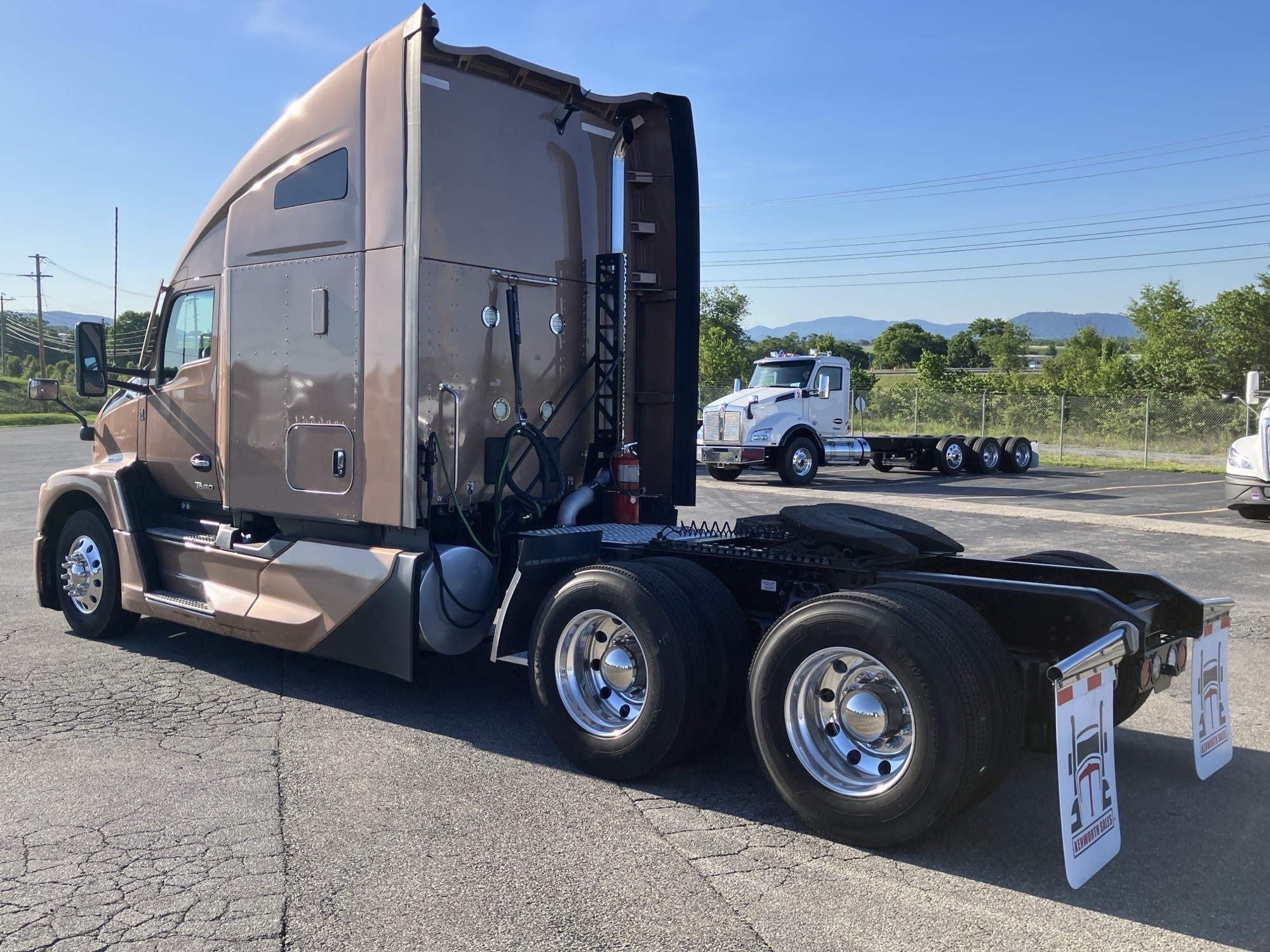2023 Kenworth T680 2023 Kenworth T680 - image 6 of 6