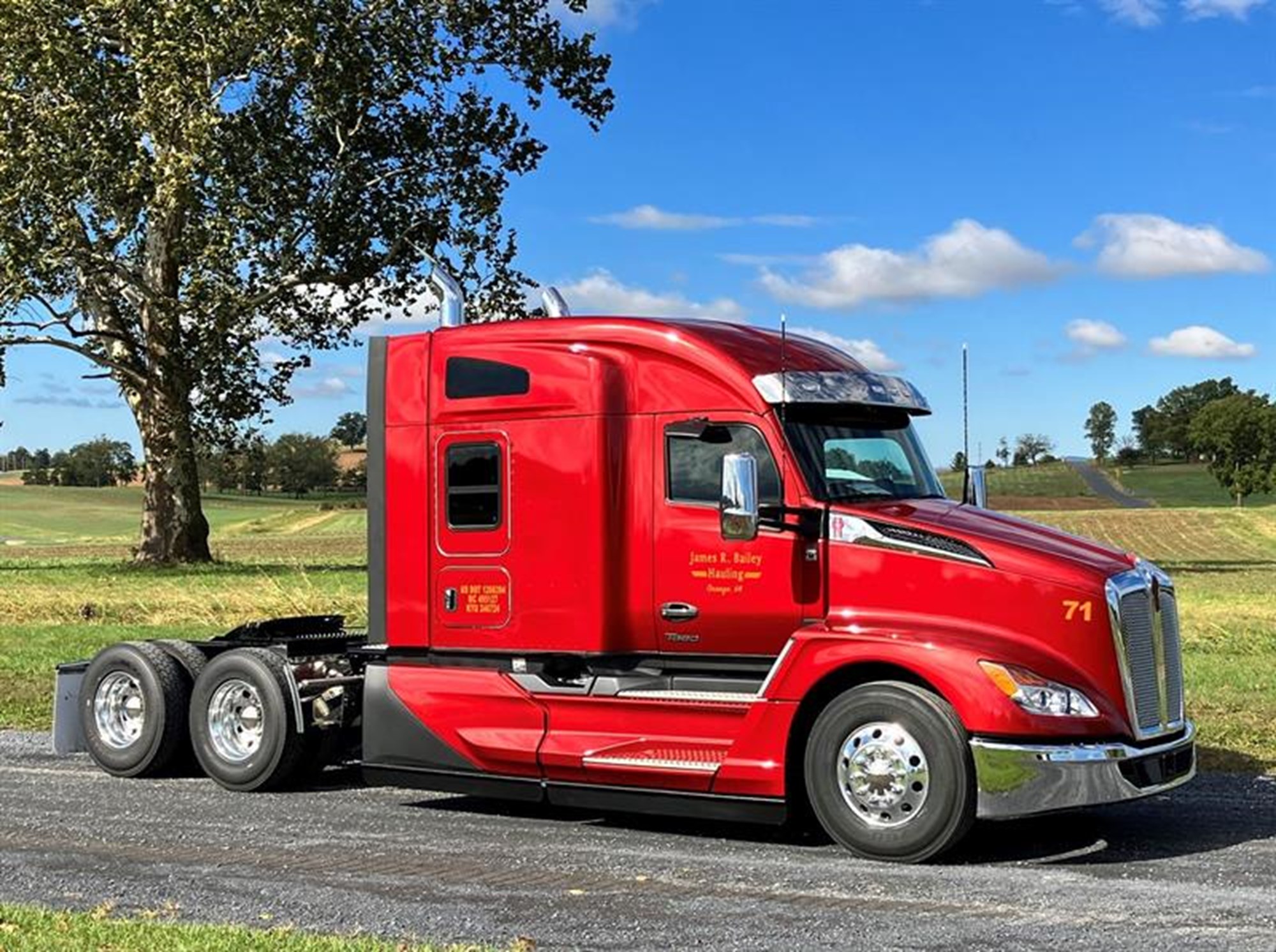 2023 Kenworth T680 2023 Kenworth T680 - image 1 of 1