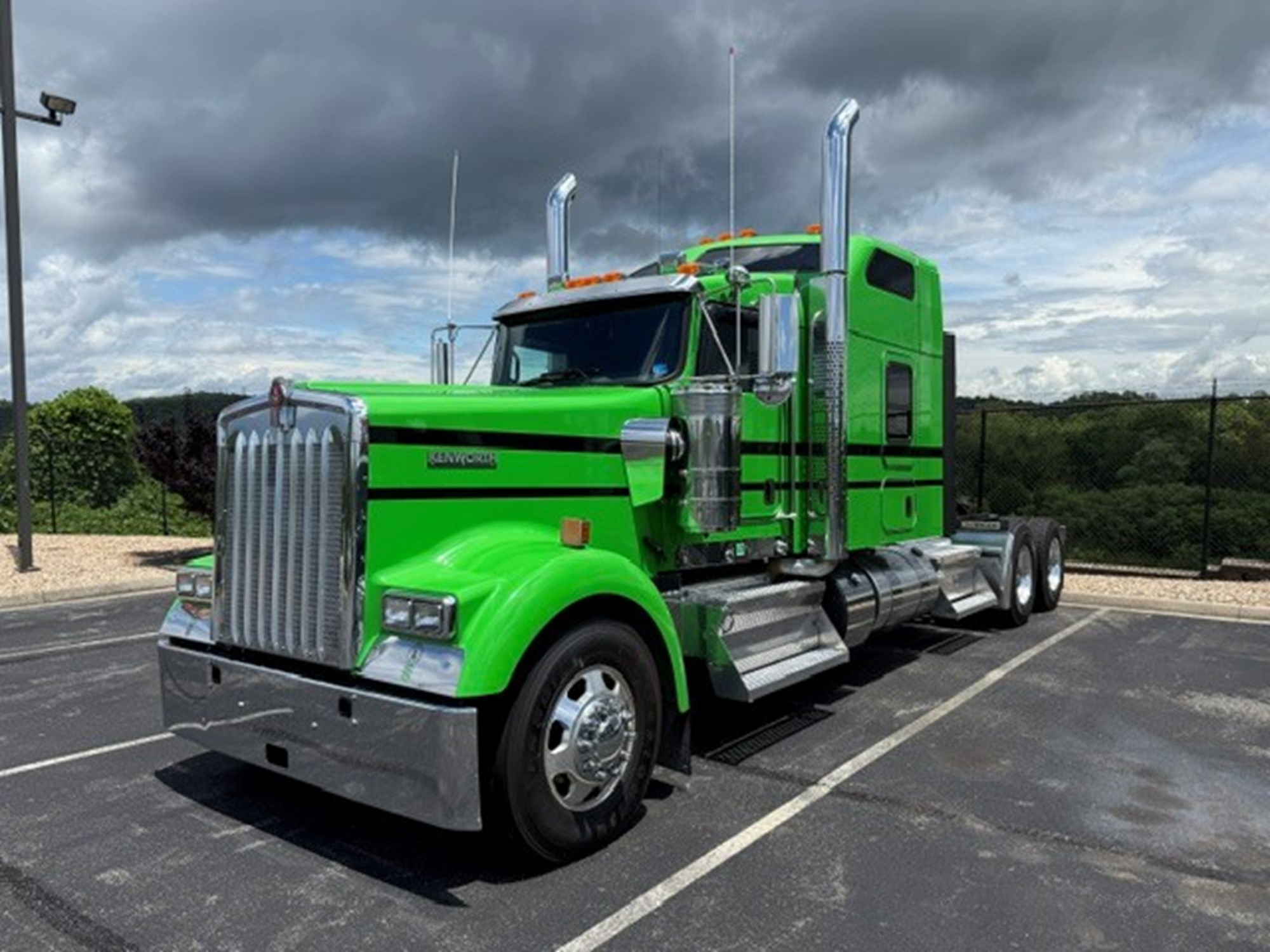 2023 Kenworth W900B 2023 Kenworth W900B - image 1 of 6