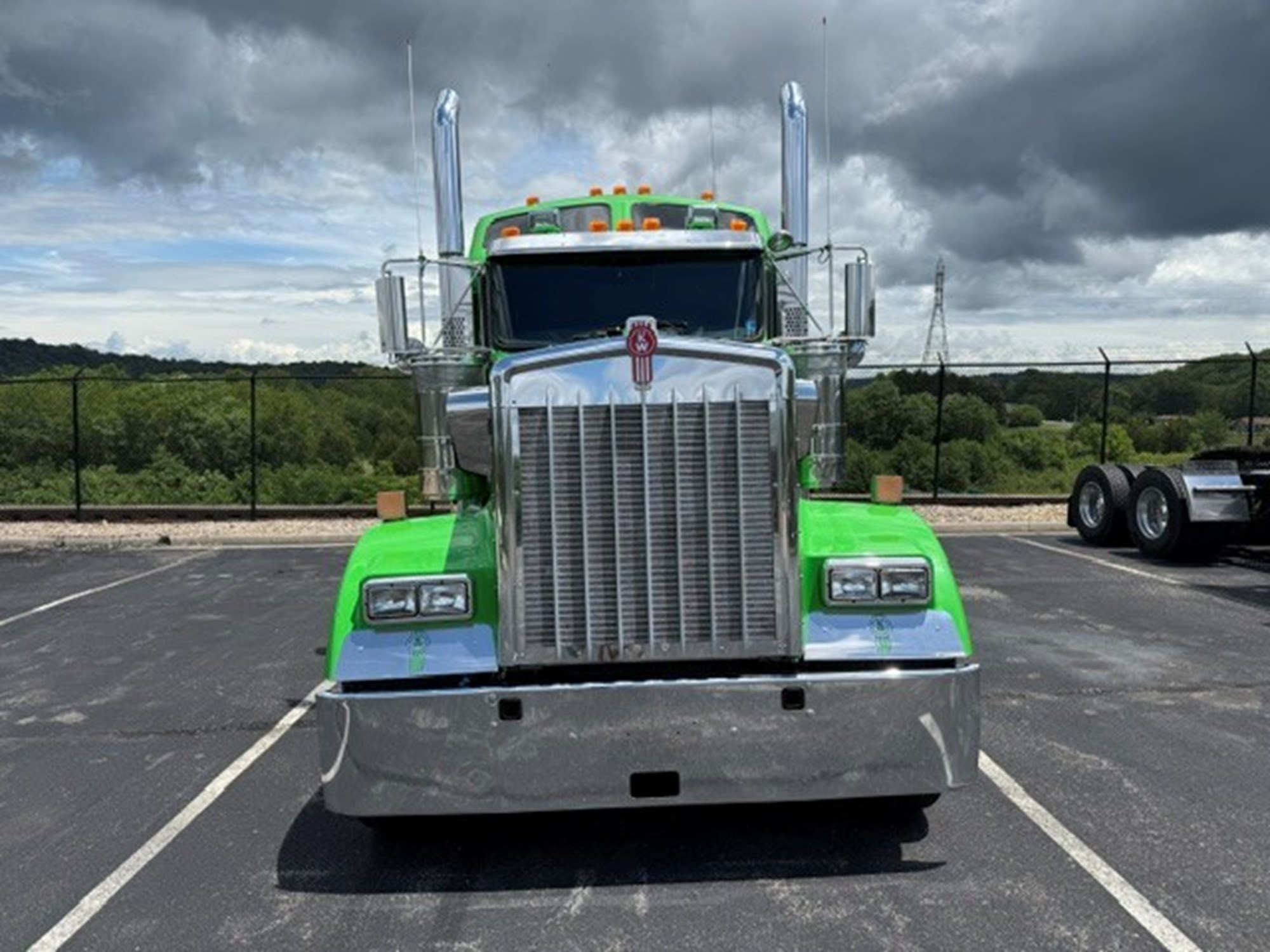 2023 Kenworth W900B 2023 Kenworth W900B - image 4 of 6