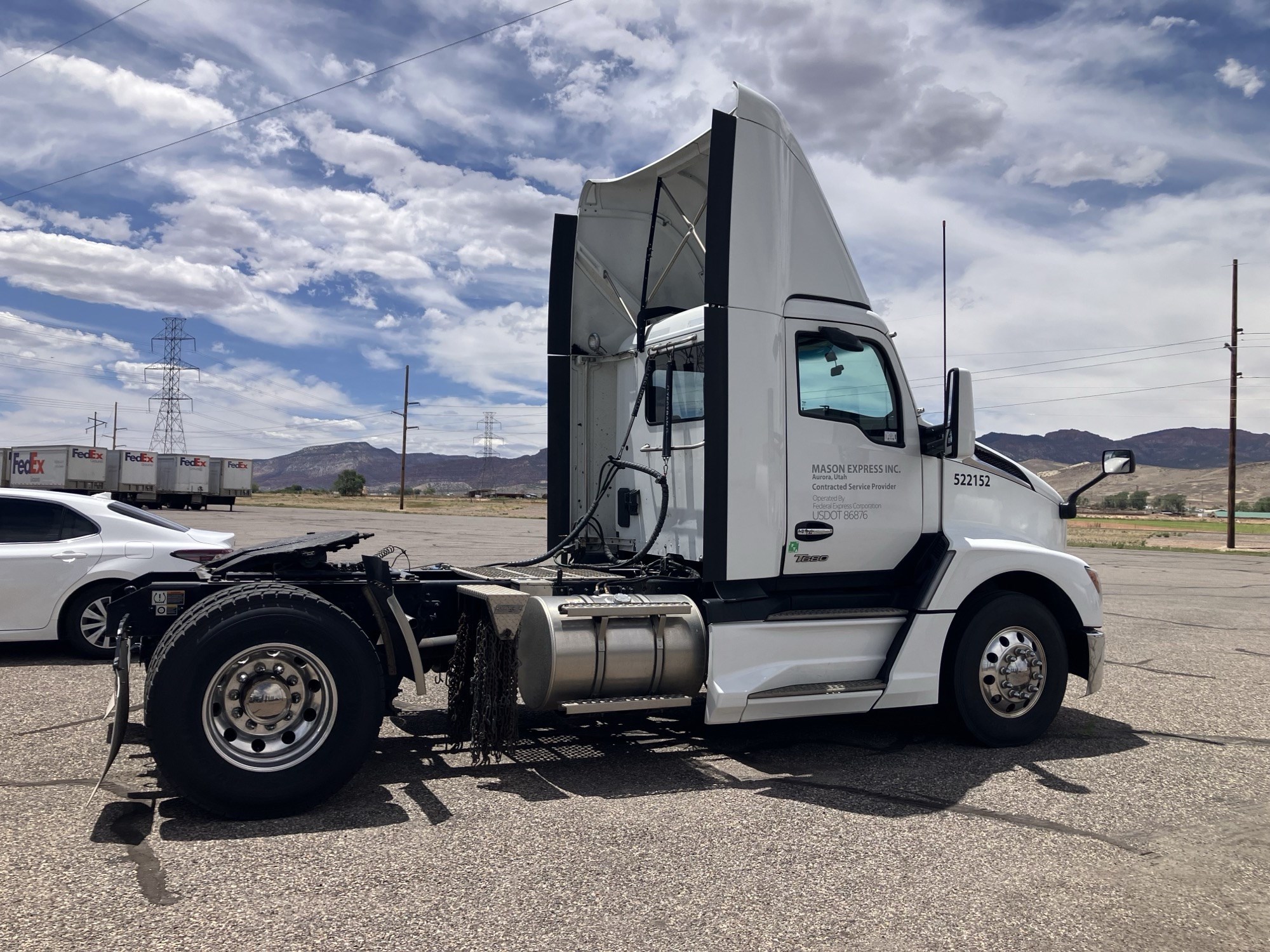 2024 Kenworth T680 Next Gen - image 1 of 2