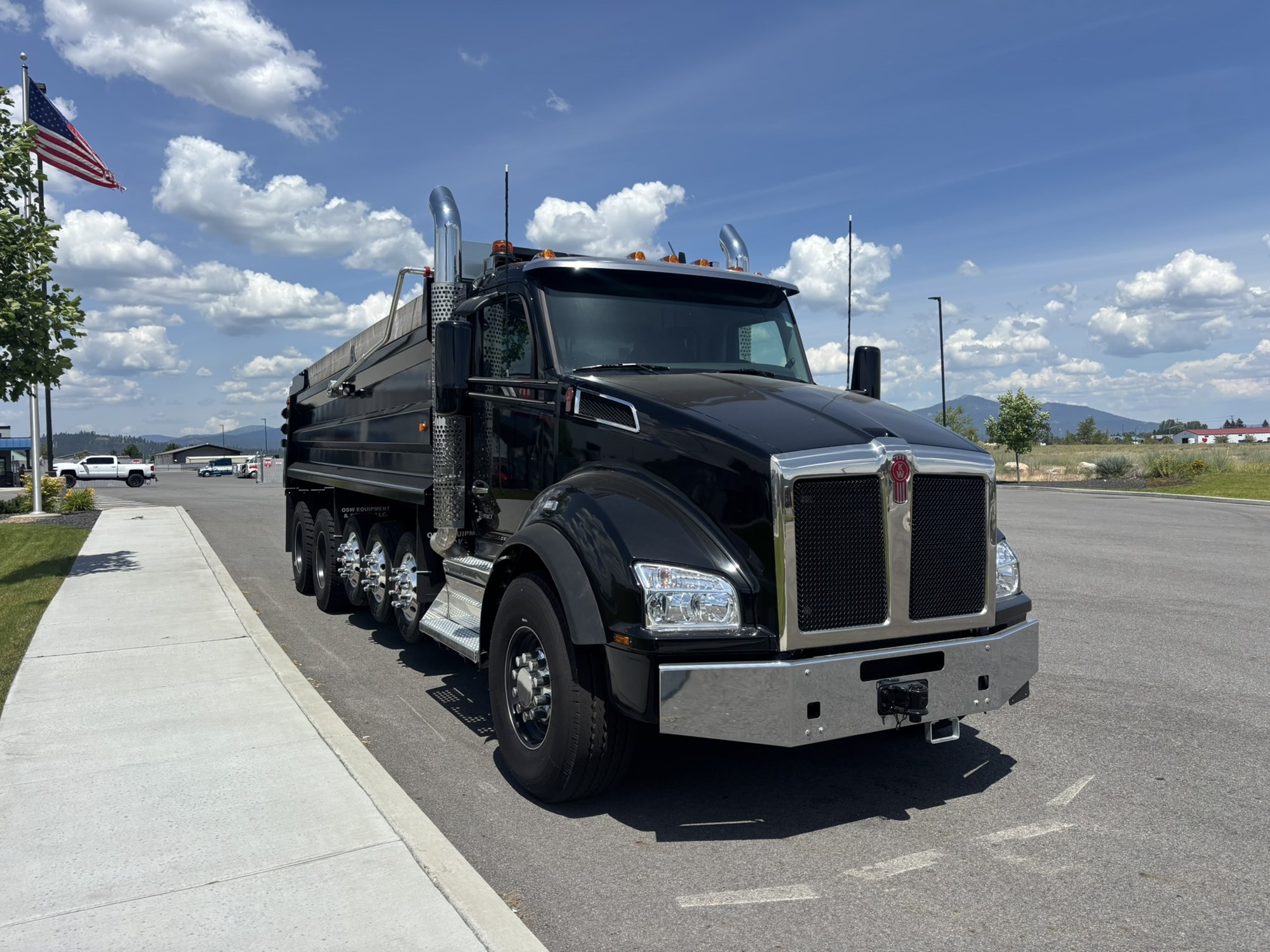 2025 Kenworth T880 - image 4 of 6