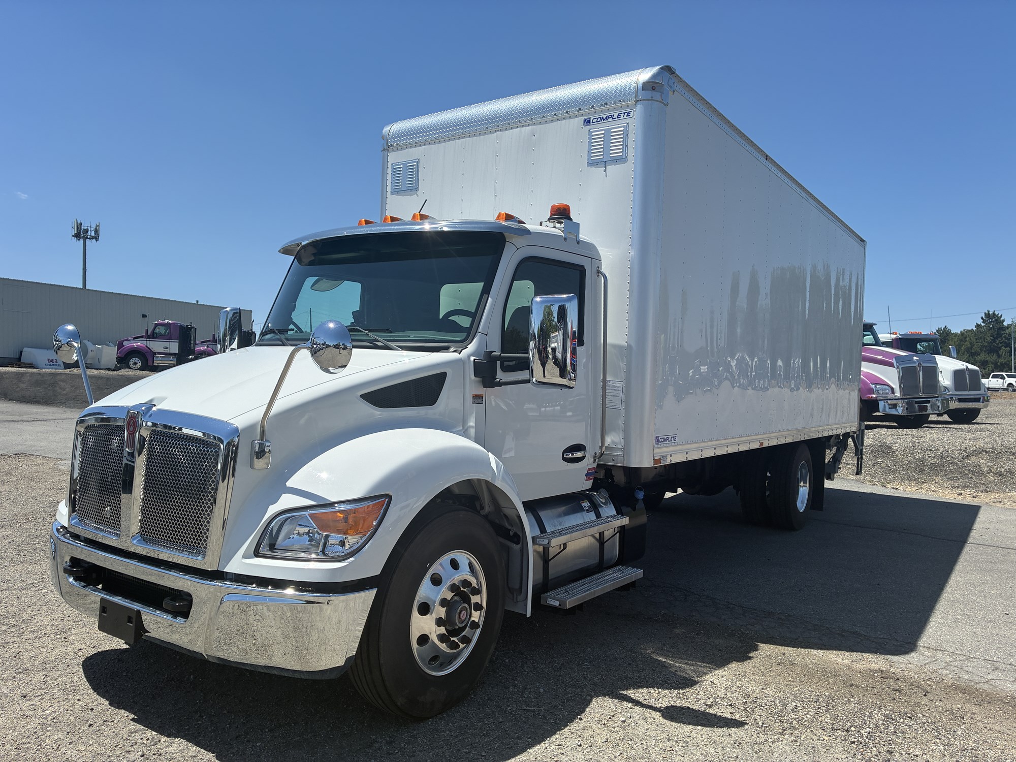2025 Kenworth T280 2025 Kenworth T280 - image 1 of 6