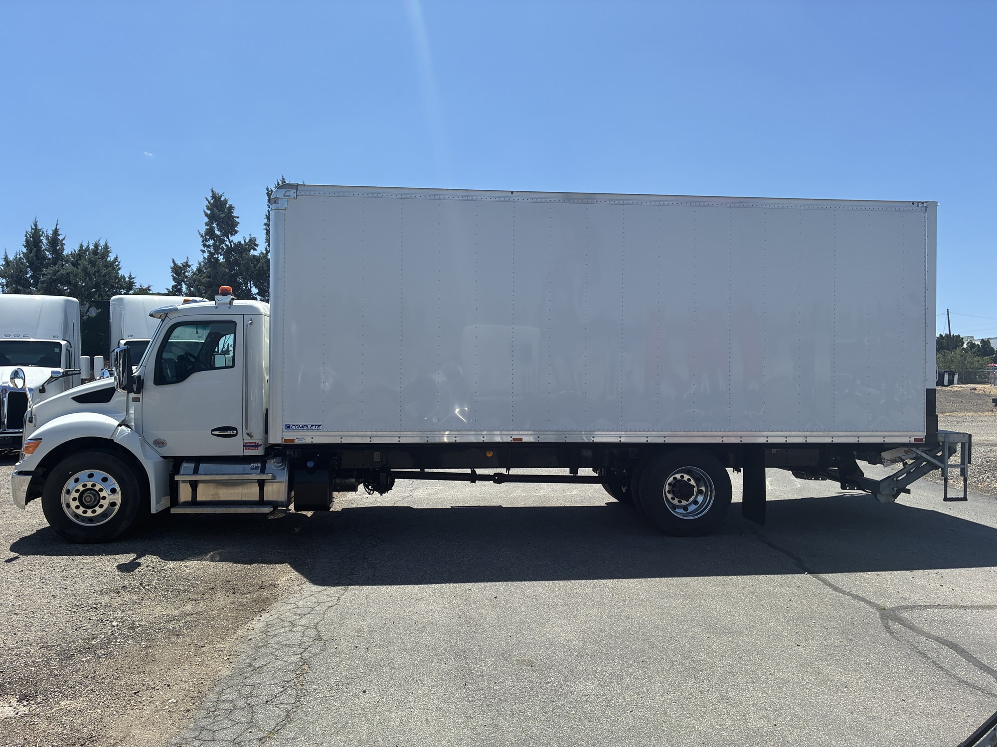 2025 Kenworth T280 2025 Kenworth T280 - image 2 of 6