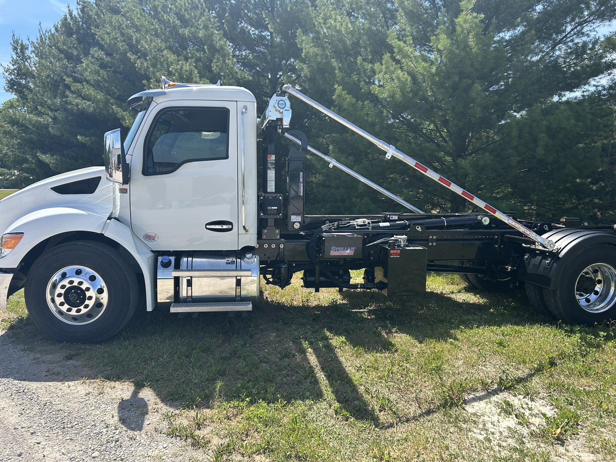 2025 Kenworth T280 2025 Kenworth T280 - image 1 of 6