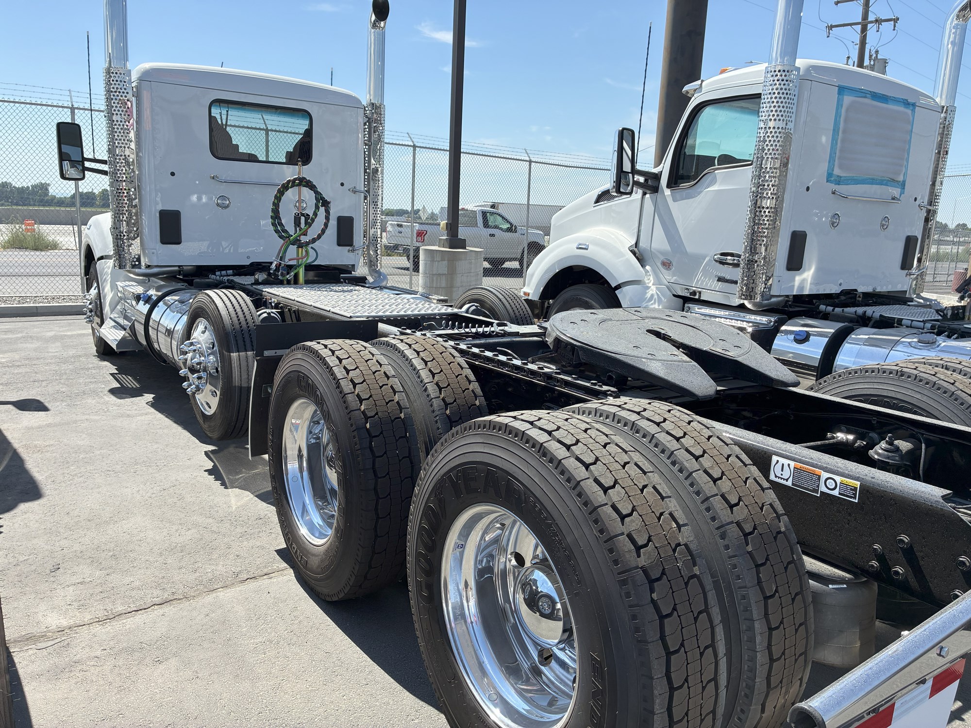 2026 Kenworth T880 2026 Kenworth T880 - image 5 of 6