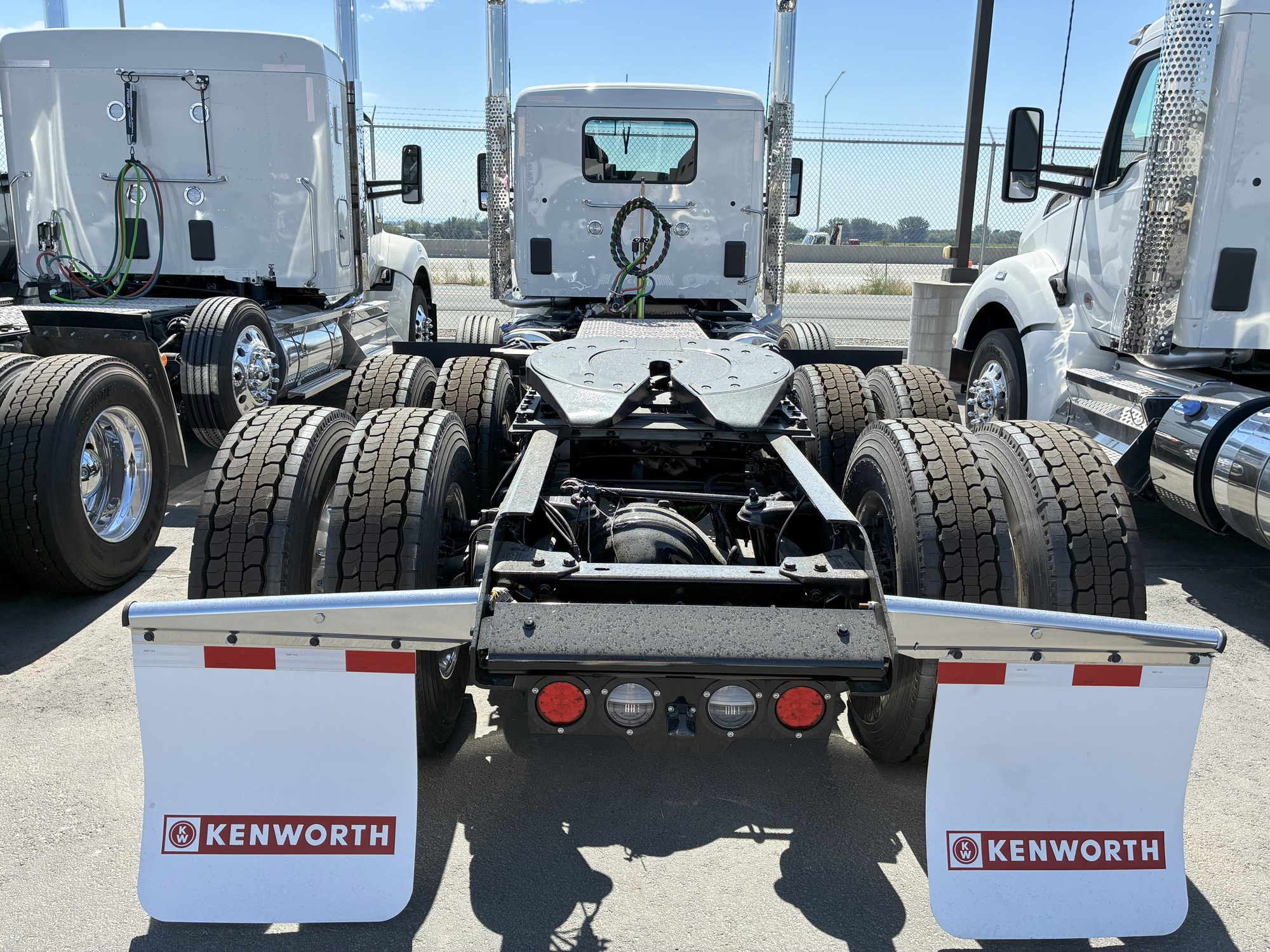 2026 Kenworth T880 2026 Kenworth T880 - image 6 of 6