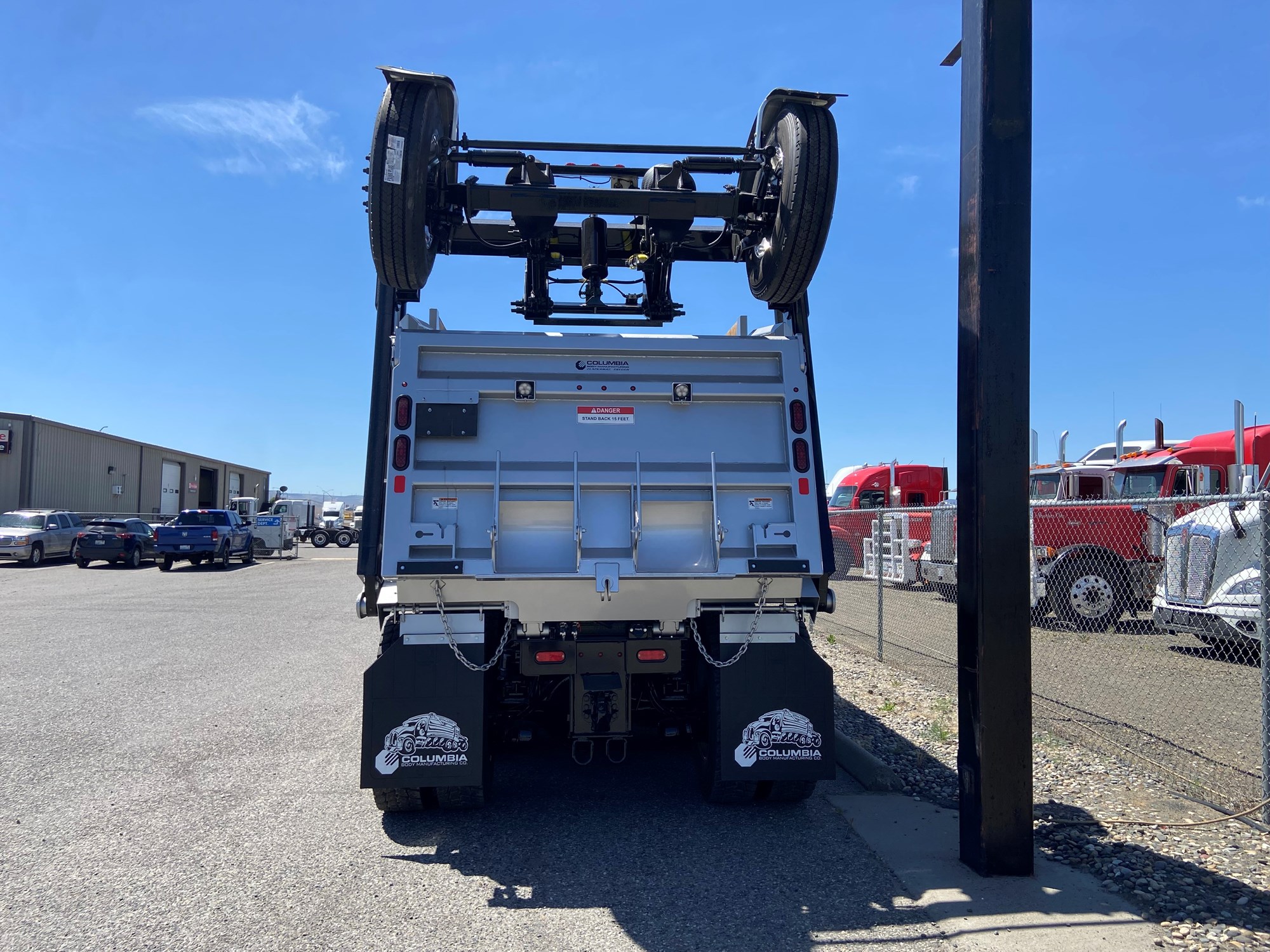 2026 Kenworth T880 - image 4 of 6