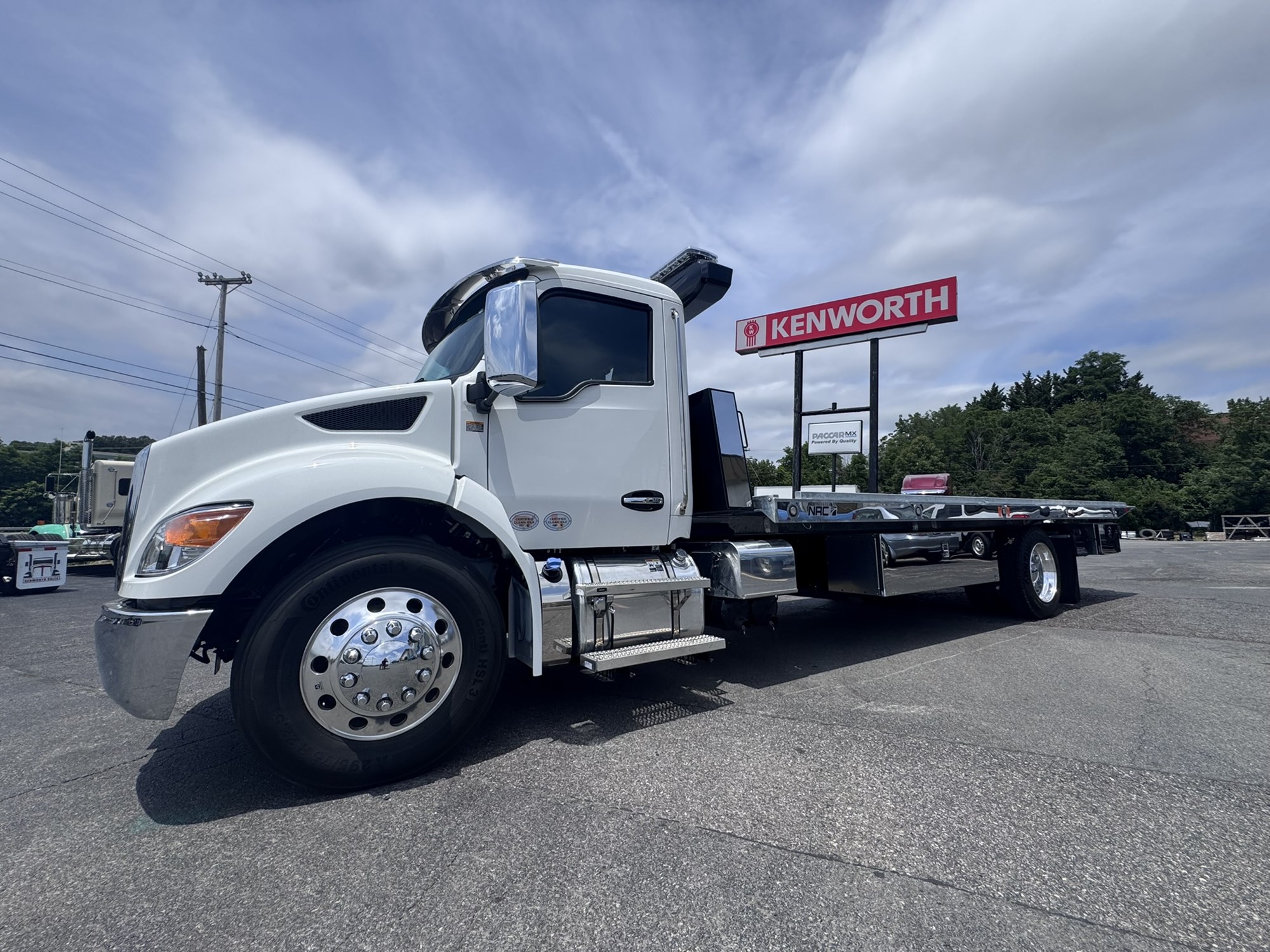 2026 Kenworth T280 2026 Kenworth T280 - image 2 of 6