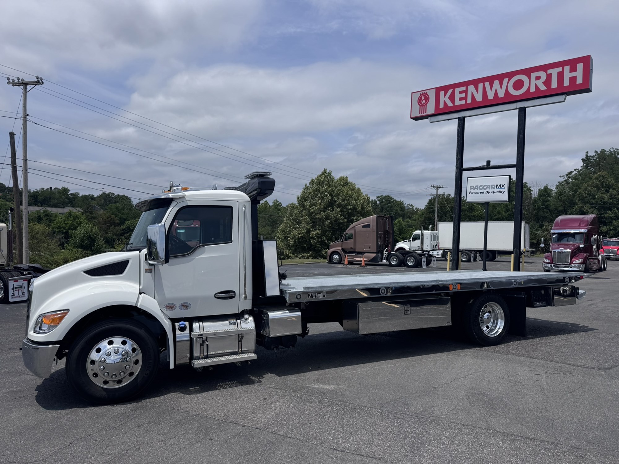 2026 Kenworth T280 2026 Kenworth T280 - image 4 of 6