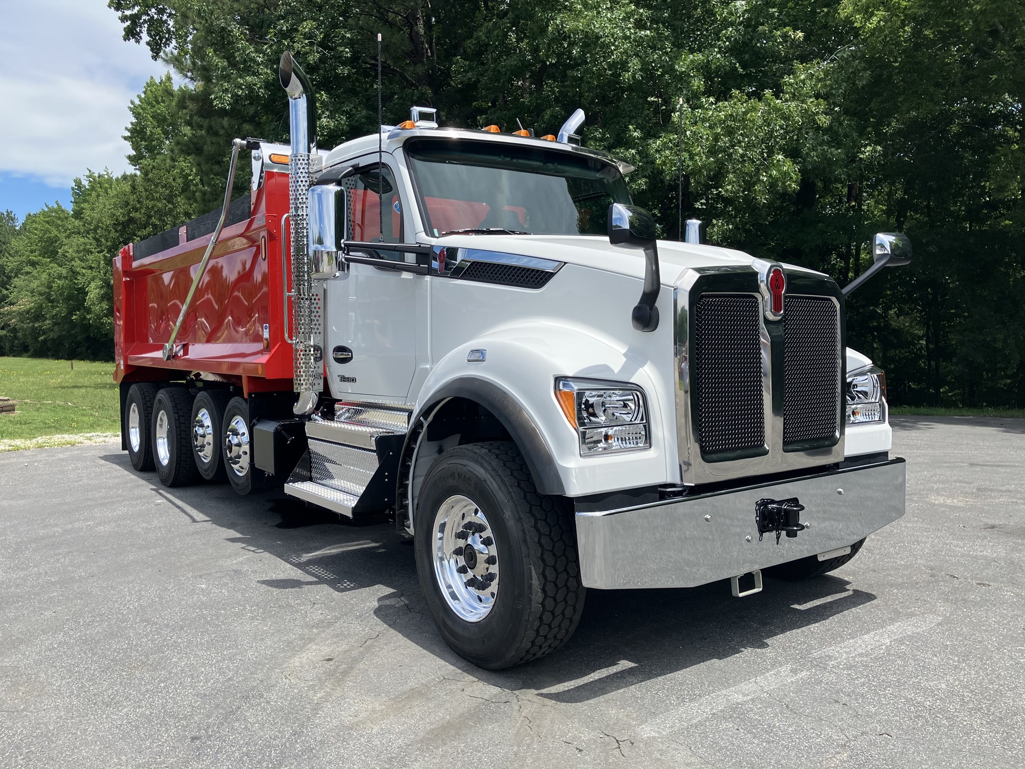 2027 Kenworth T880 - image 3 of 6