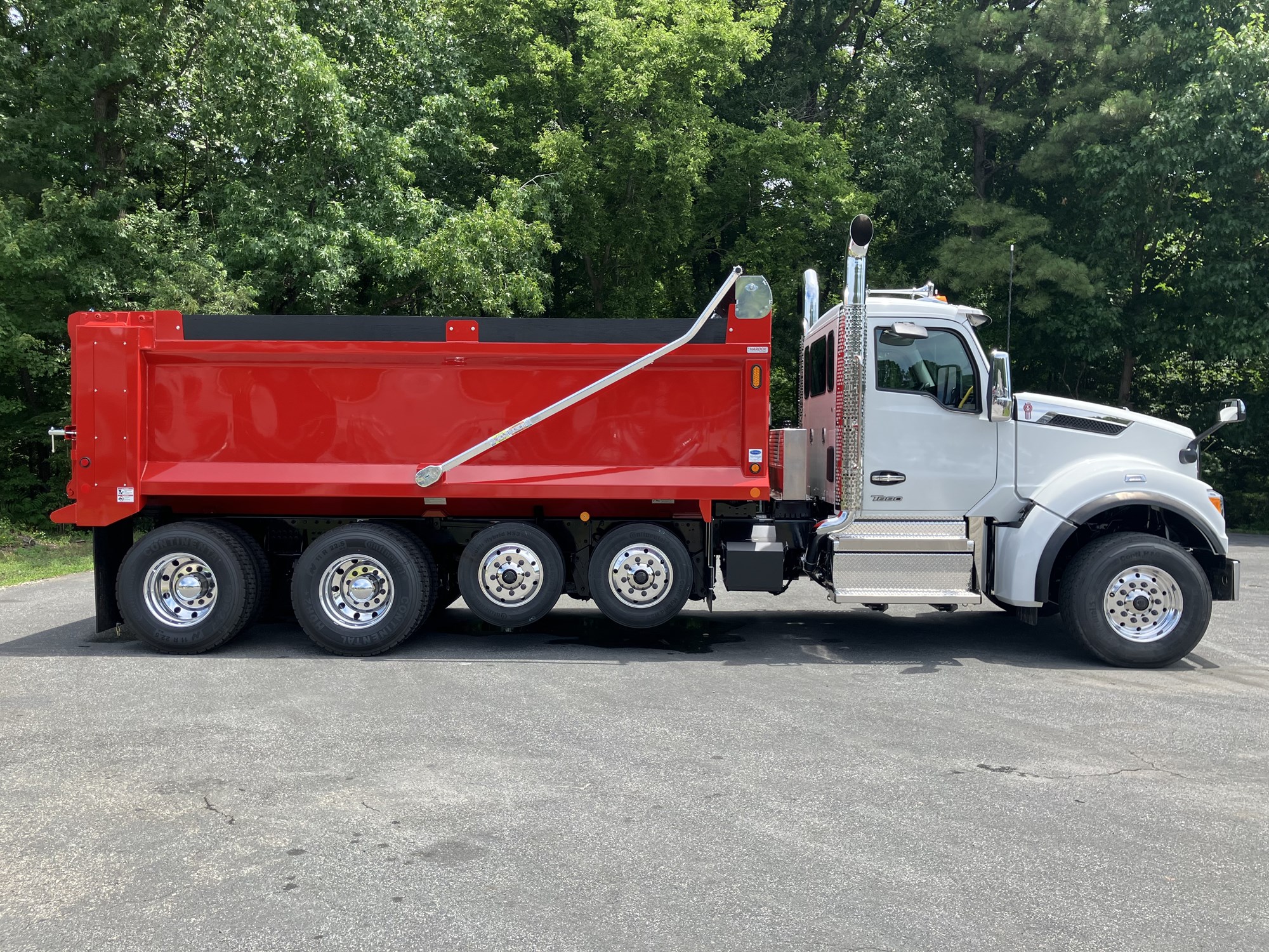 2027 Kenworth T880 - image 4 of 6