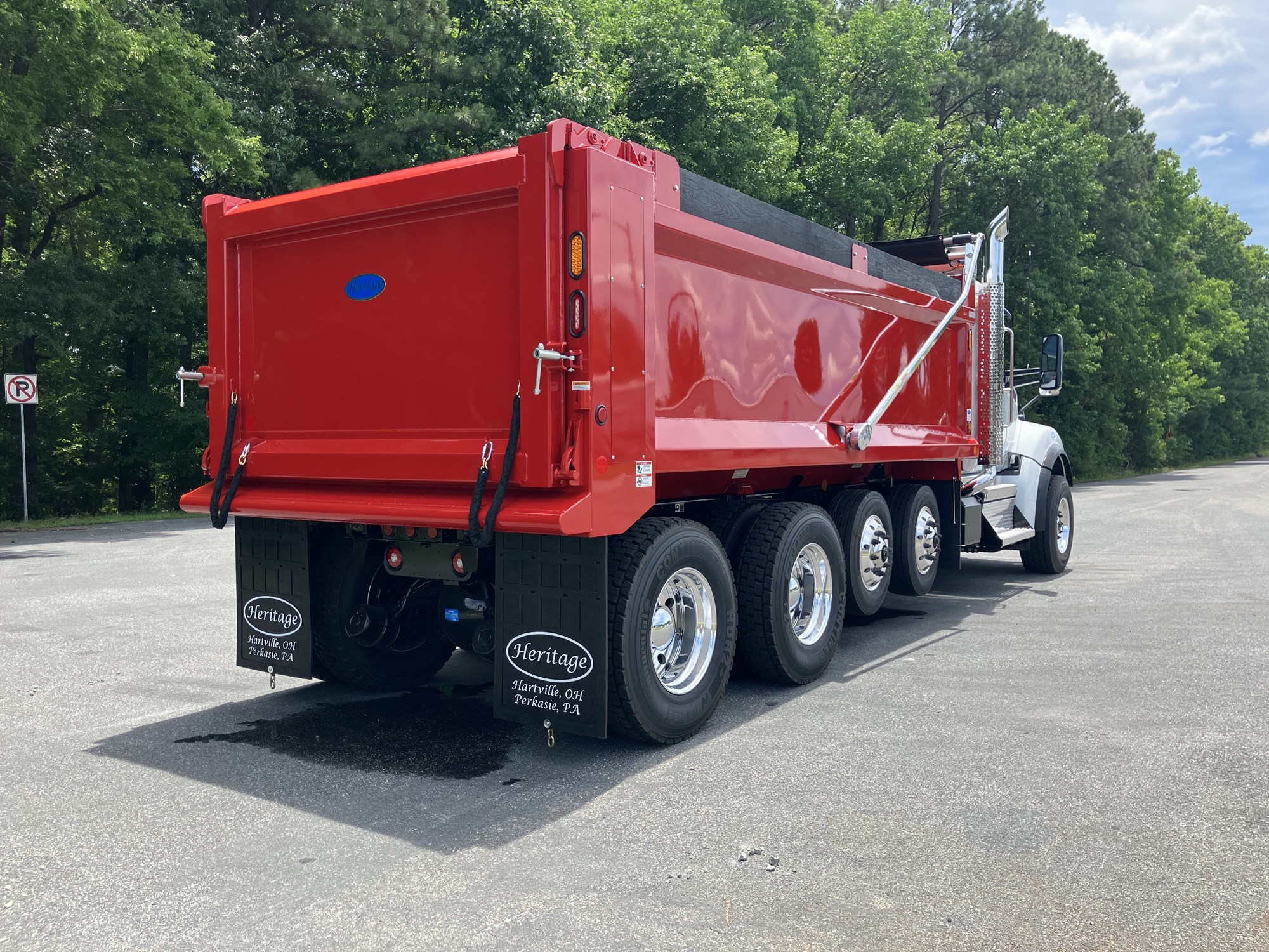 2027 Kenworth T880 - image 5 of 6