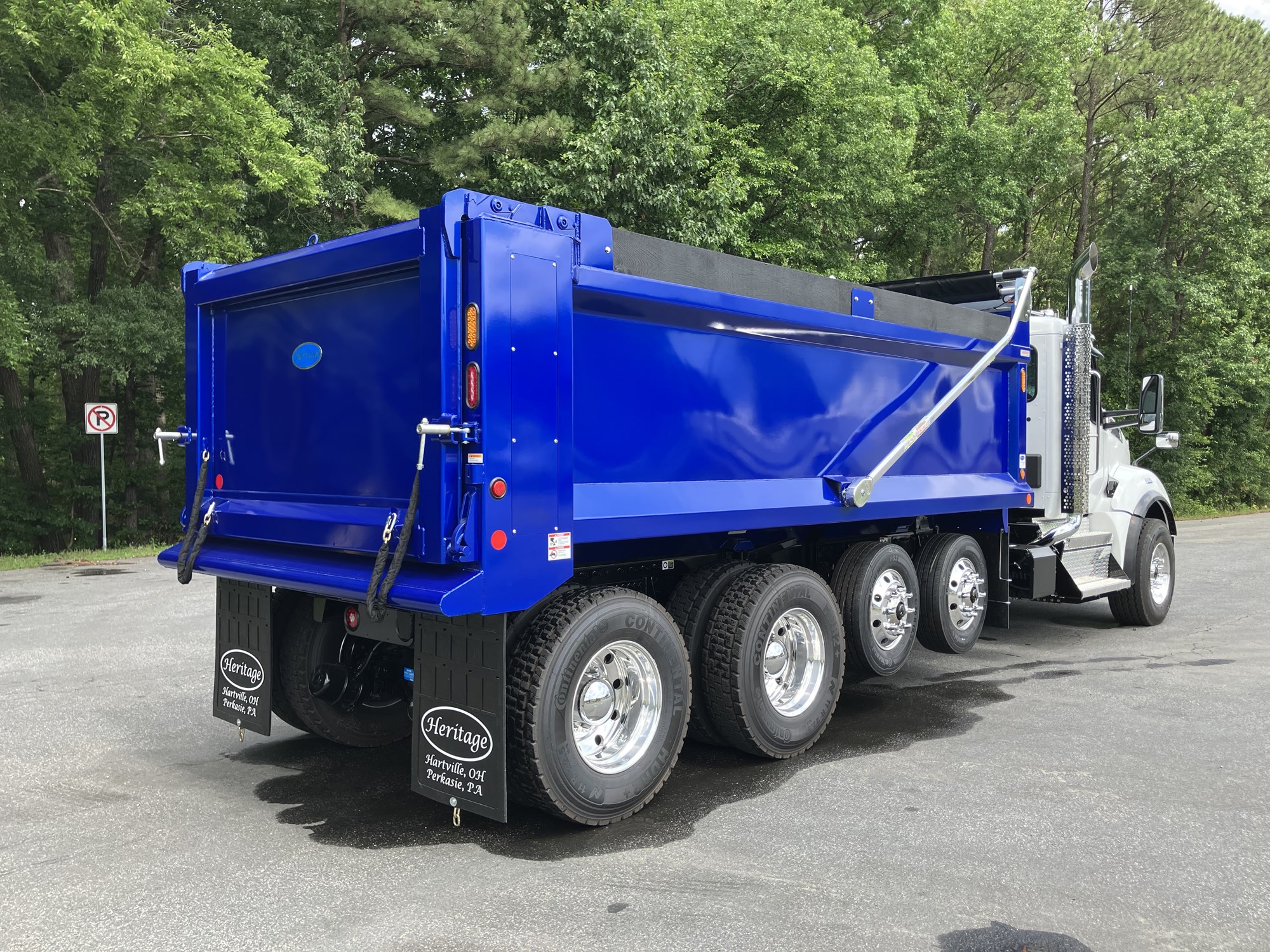 2027 Kenworth T880 - image 5 of 6