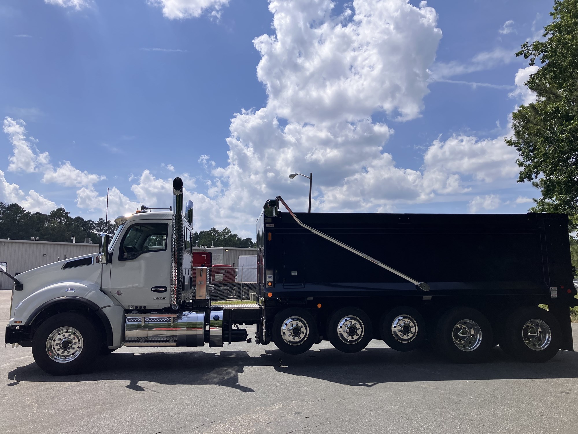 2027 Kenworth T880 2027 Kenworth T880 - image 4 of 6