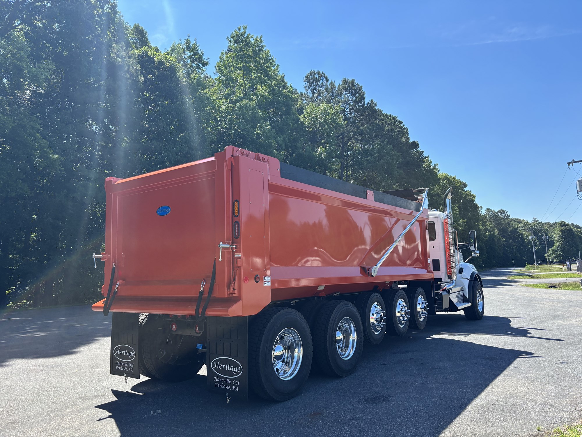 2027 Kenworth T880 - image 5 of 6