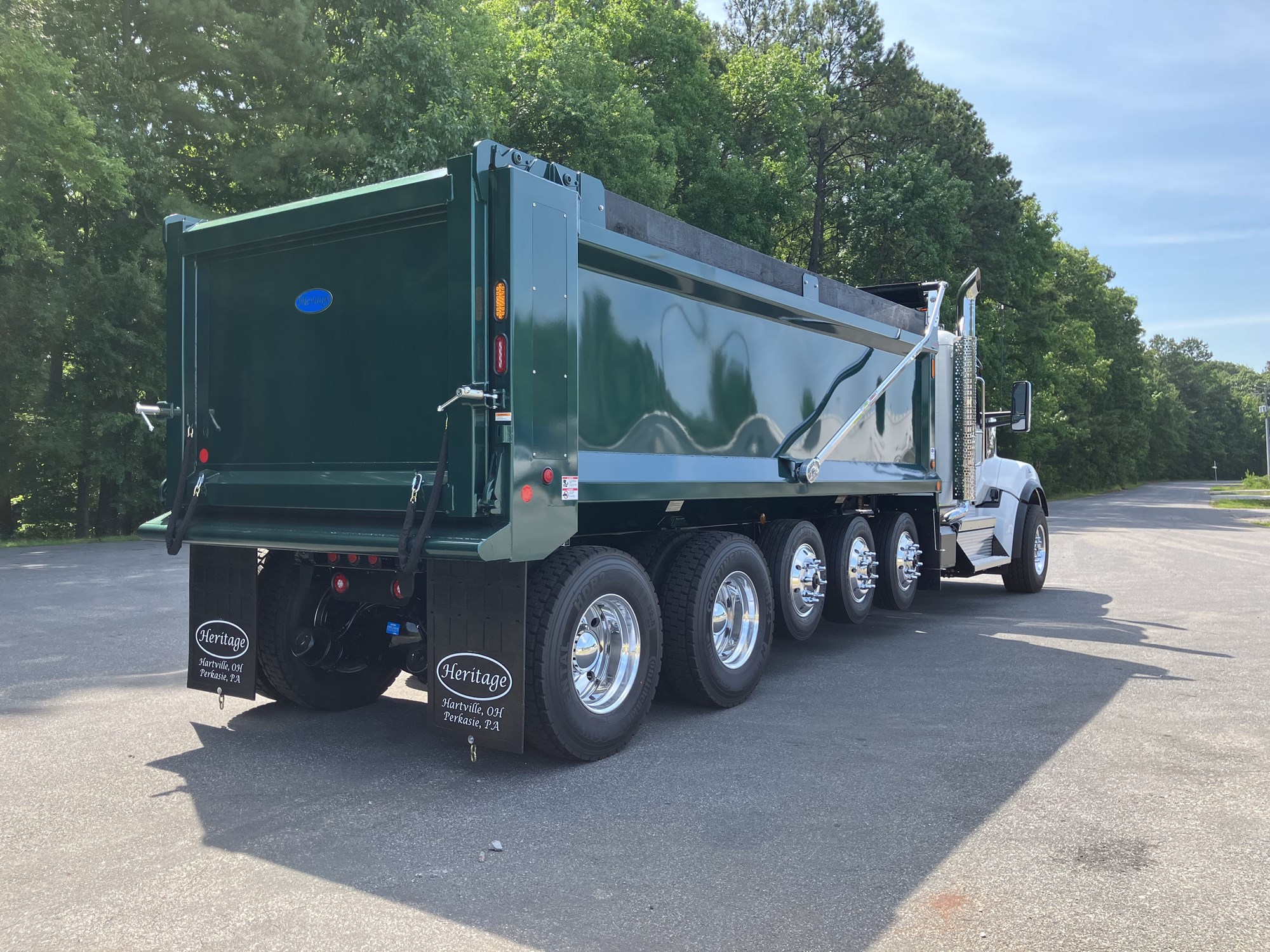 2027 Kenworth W990 - image 5 of 6