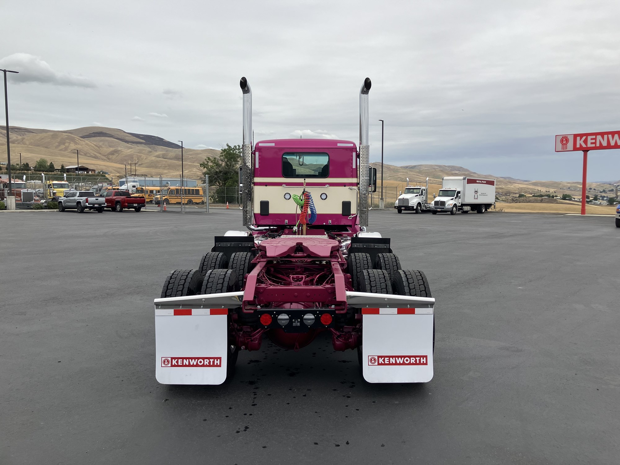2026 Kenworth T880 2026 Kenworth T880 - image 4 of 6