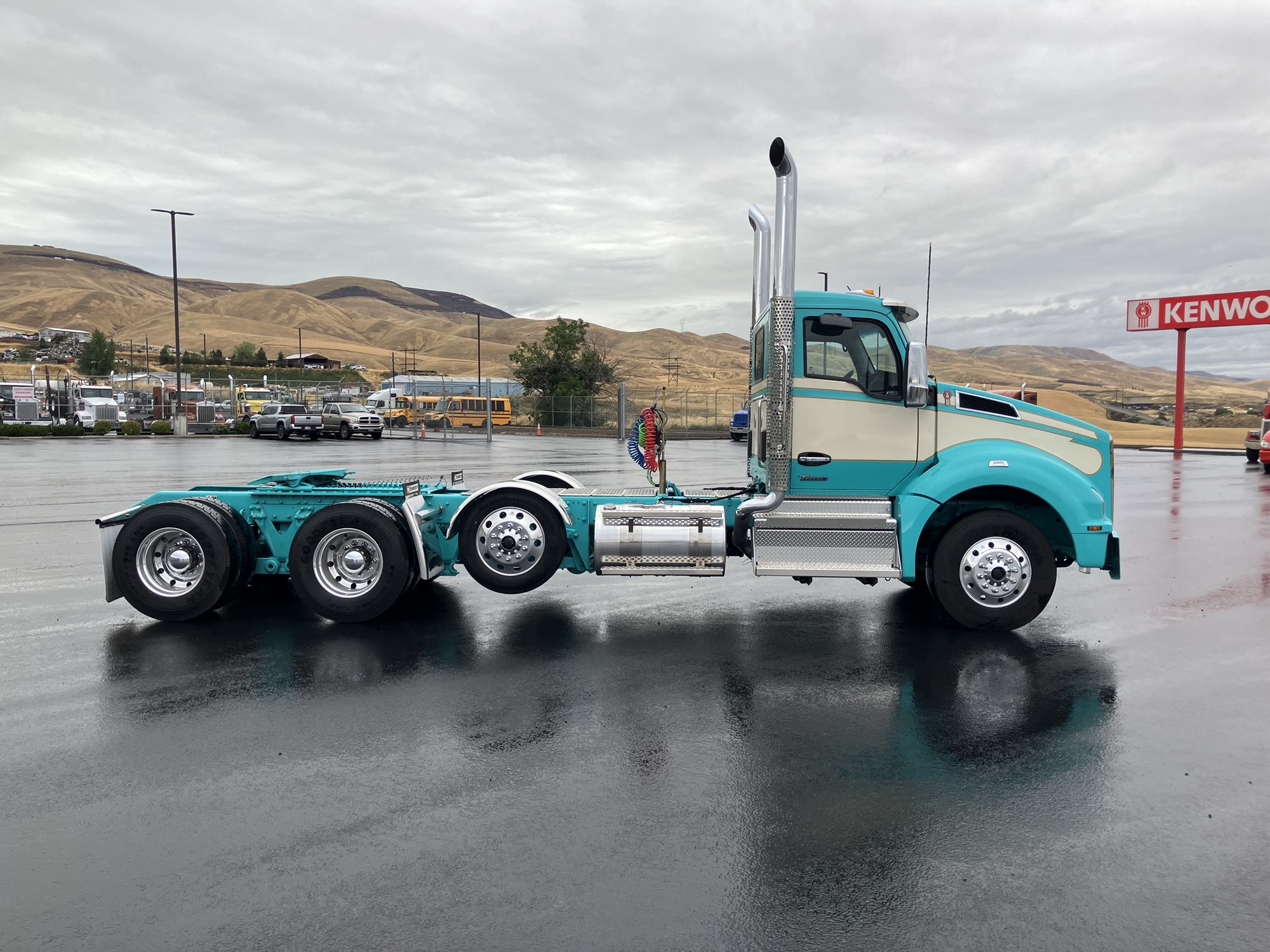 2027 Kenworth T880 VJ251110-04 2027 Kenworth T880 VJ251110-04