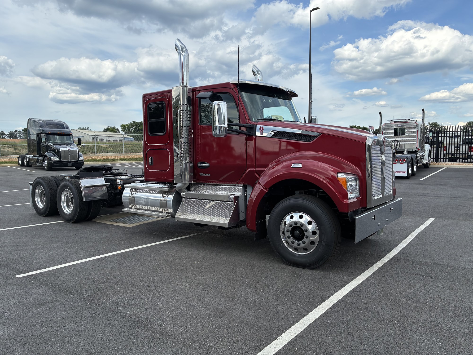 2027 Kenworth T880 2027 Kenworth T880 - image 5 of 6