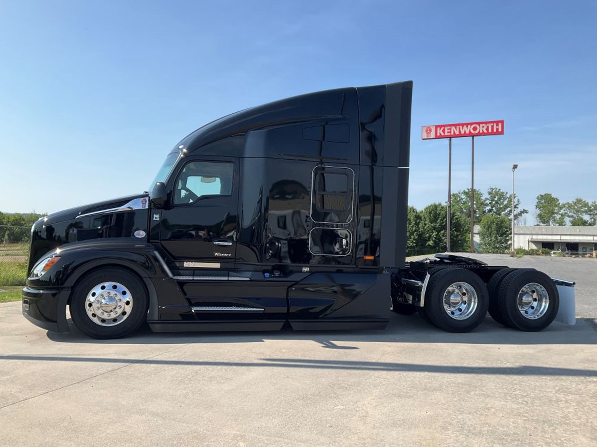 2027 Kenworth T680 Next Gen 2027 Kenworth T680 Next Gen - image 2 of 6