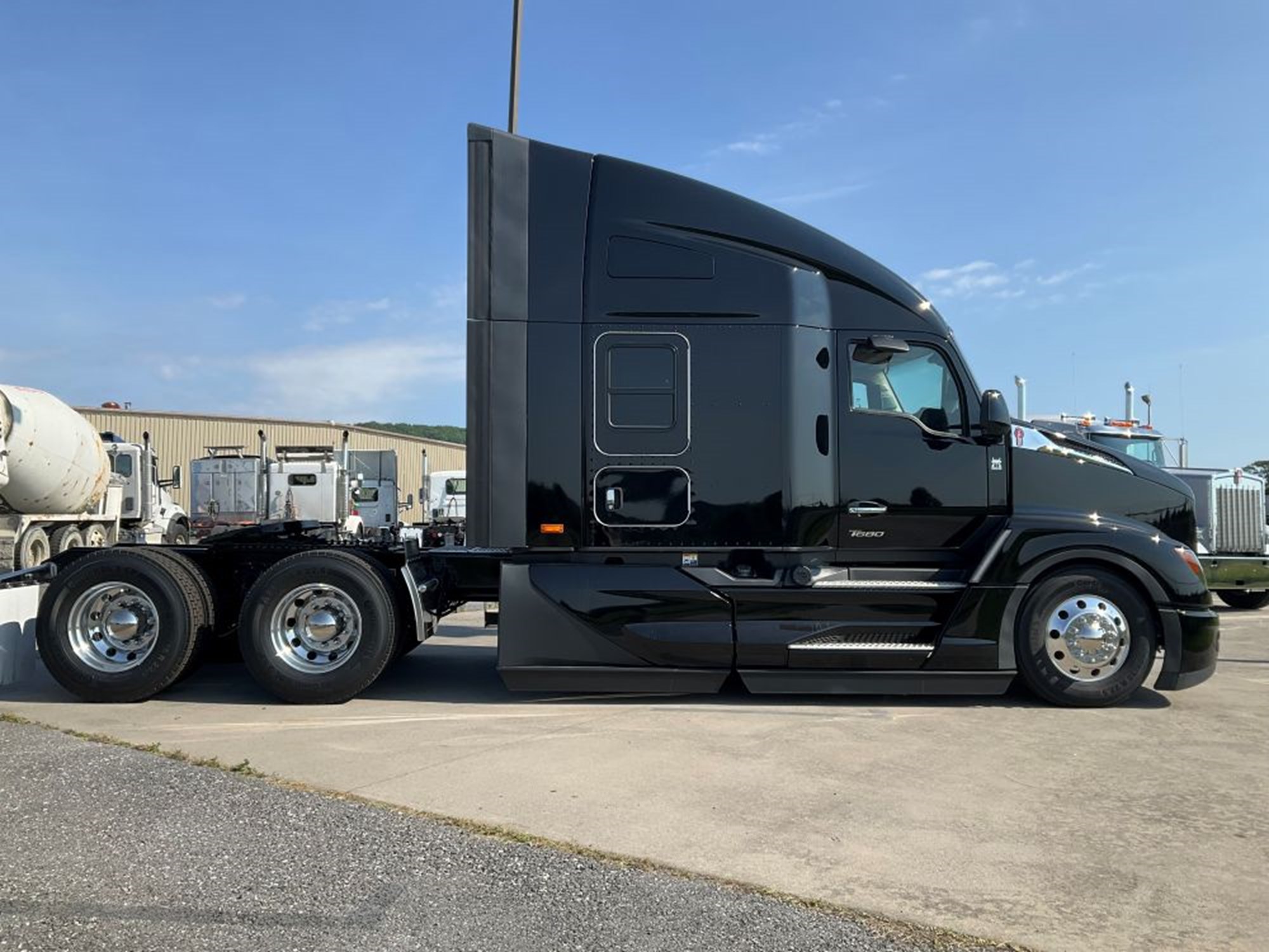 2027 Kenworth T680 Next Gen 2027 Kenworth T680 Next Gen - image 6 of 6