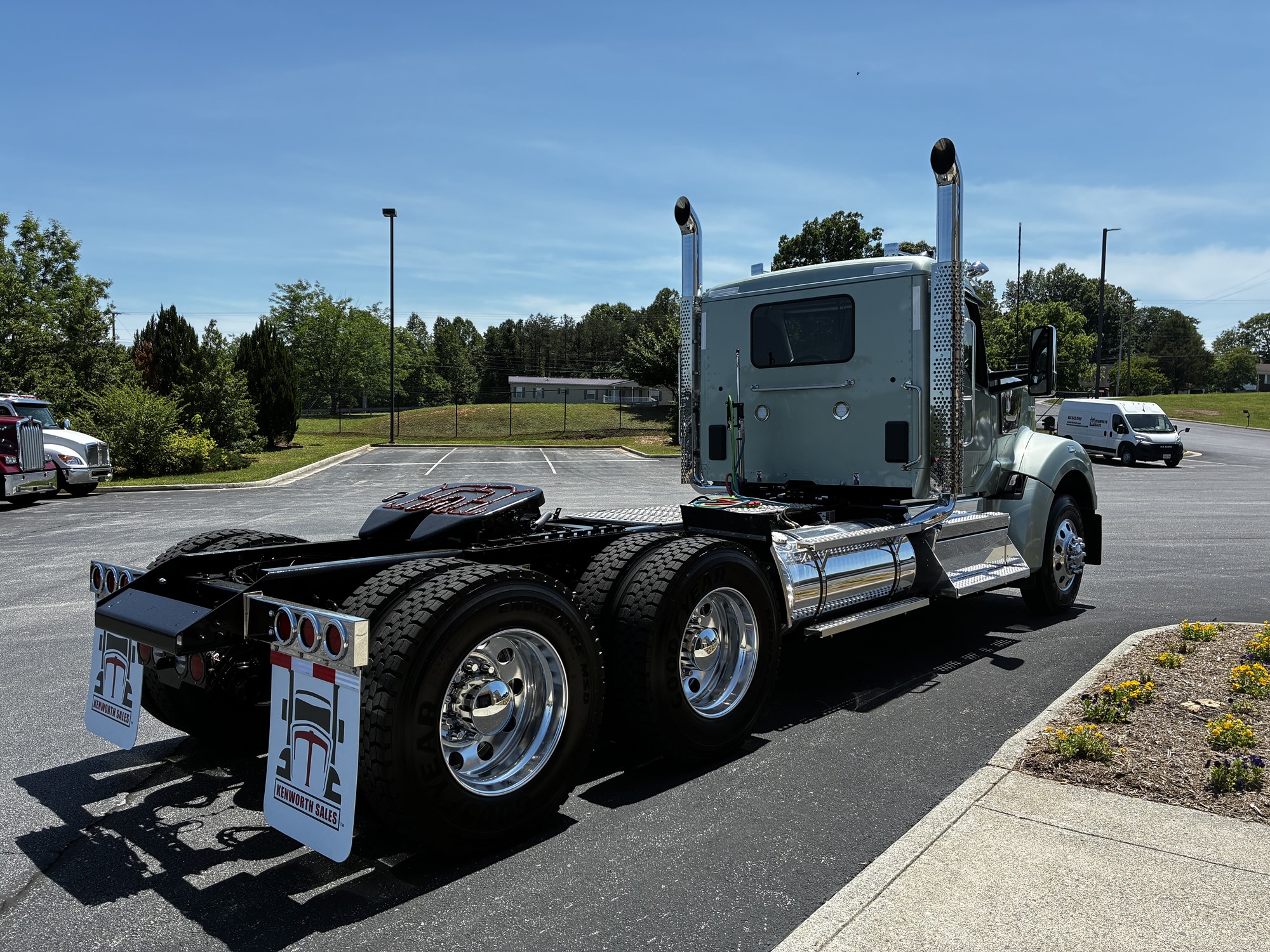 2027 Kenworth W990 2027 Kenworth W990 - image 5 of 6