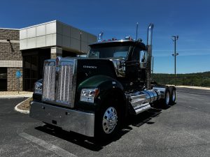 2027 Kenworth W990 VJ255043-01