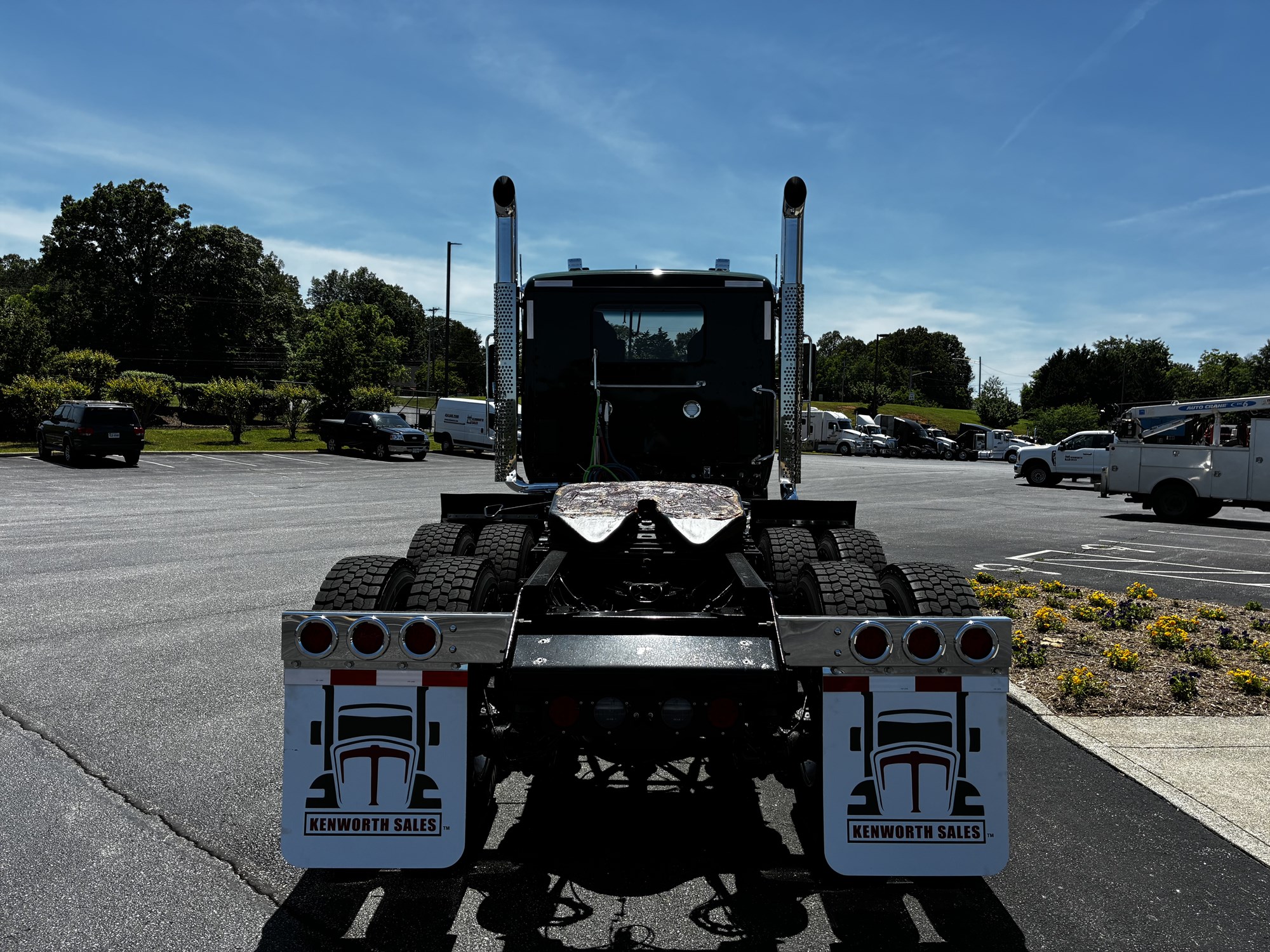 2027 Kenworth W990 - image 6 of 6